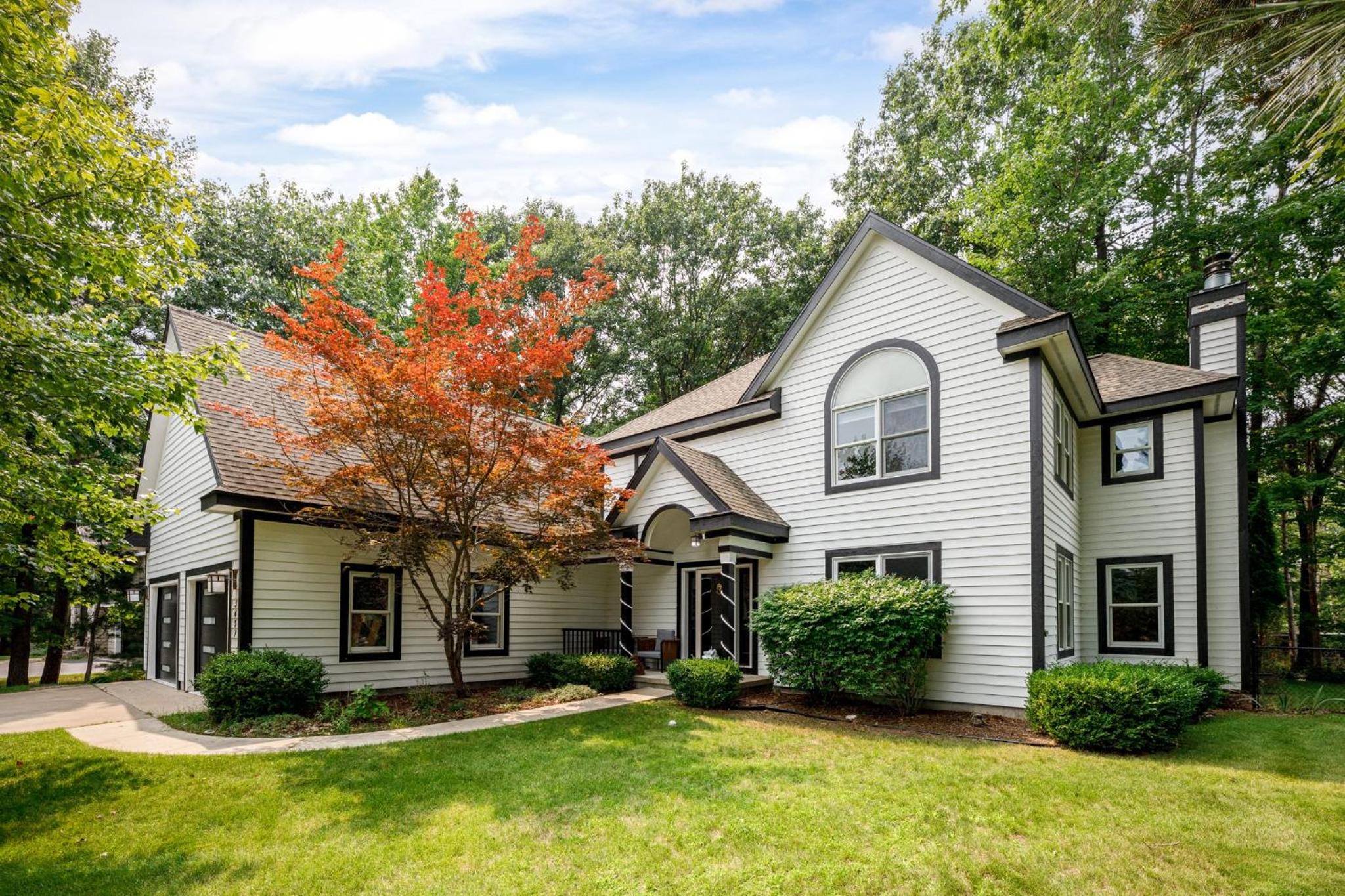 Peaceful Luxury Unique 3 BDR Home with Cinema Gym and more