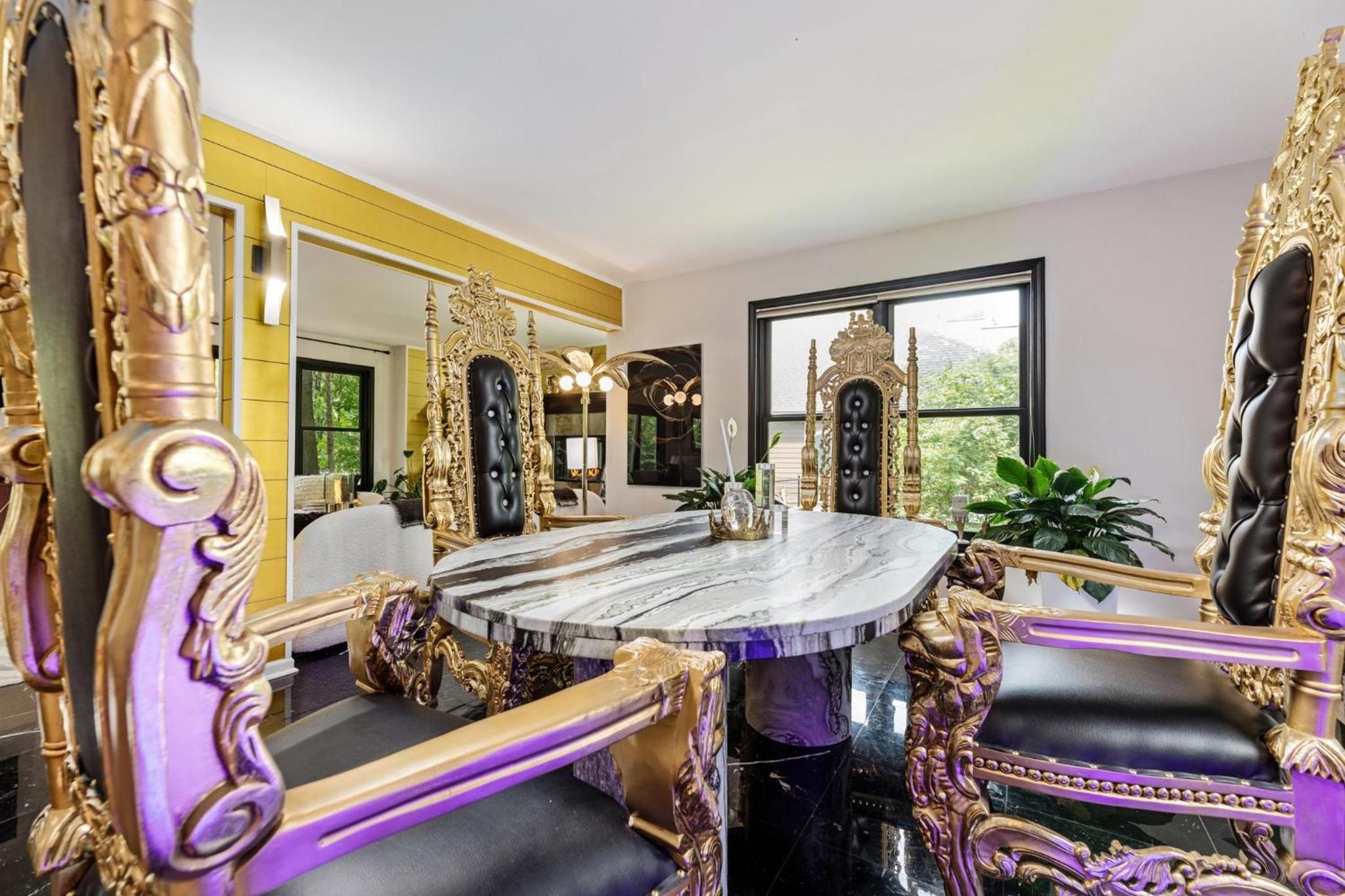 Peaceful Luxury Unique 3 BDR Home with Cinema Gym and more