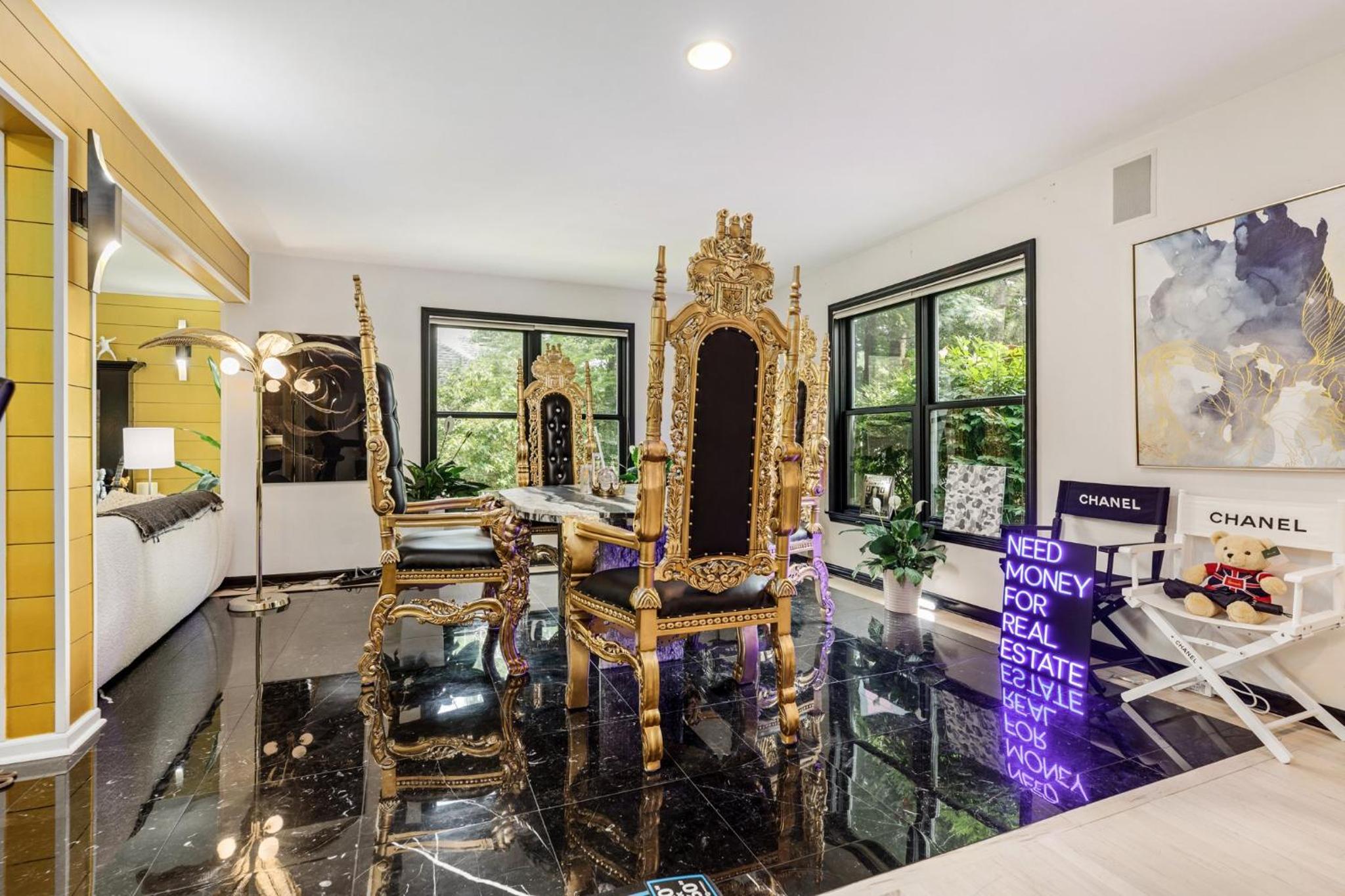 Peaceful Luxury Unique 3 BDR Home with Cinema Gym and more