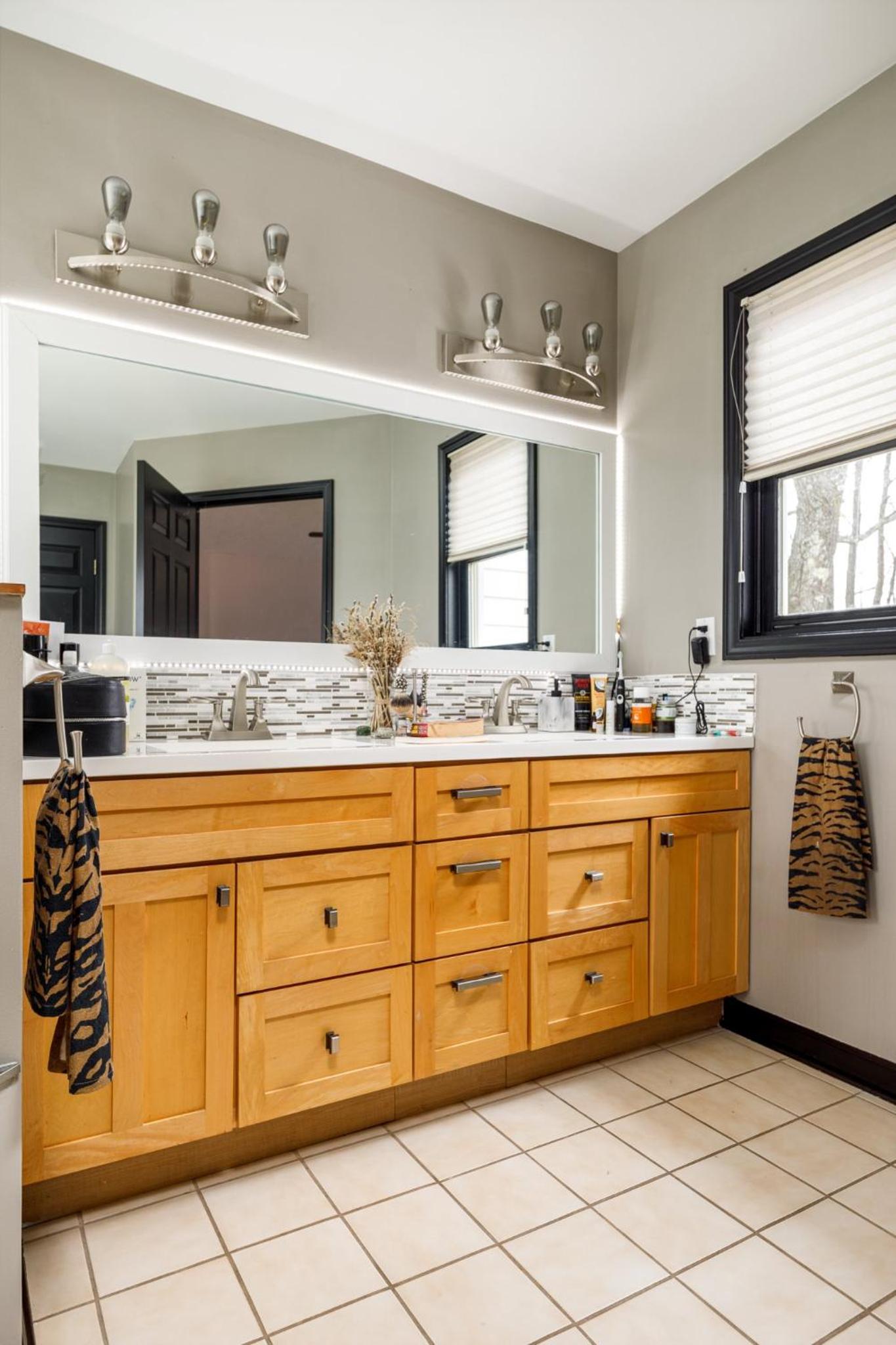 Peaceful Luxury Unique 3 BDR Home with Cinema Gym and more