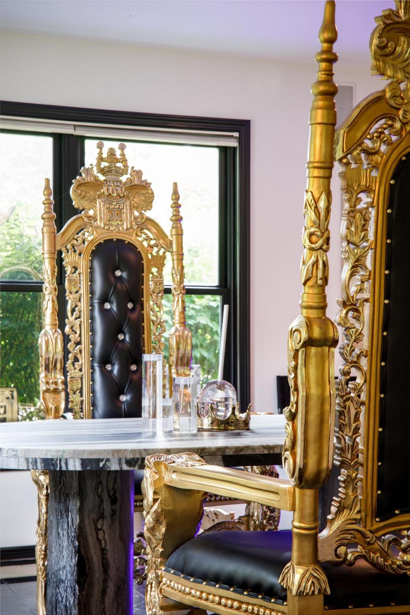 Peaceful Luxury Unique 3 BDR Home with Cinema Gym and more