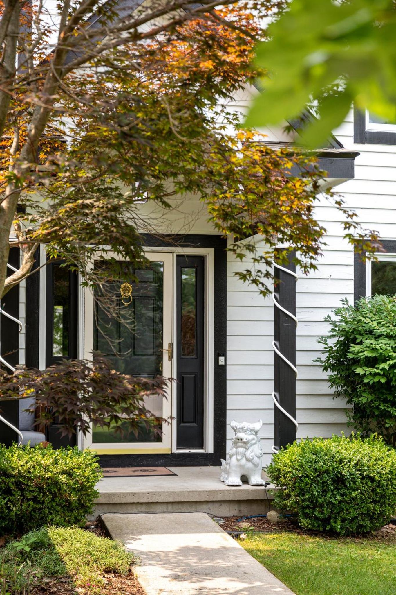 Peaceful Luxury Unique 3 BDR Home with Cinema Gym and more