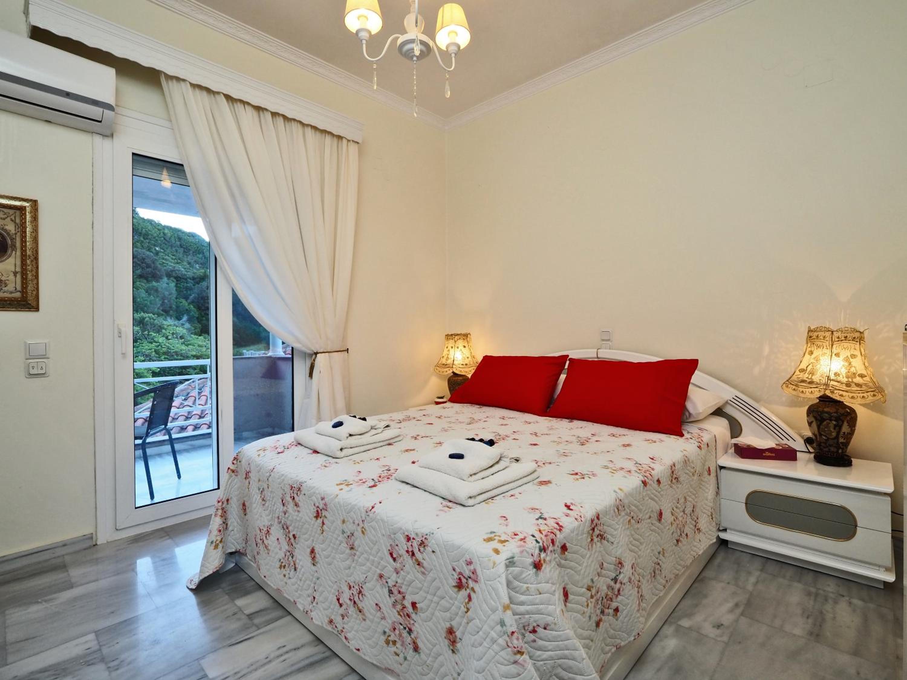 Villa Euphoria Apts Afionas view 5