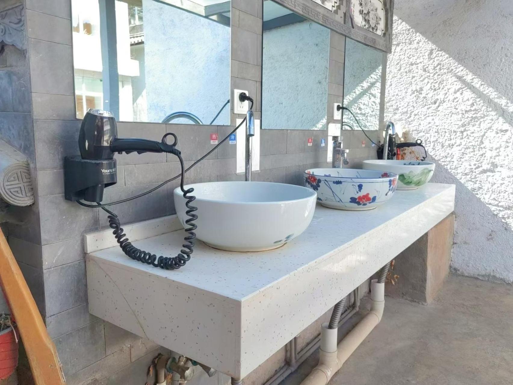 Lijiang Adventure Inn