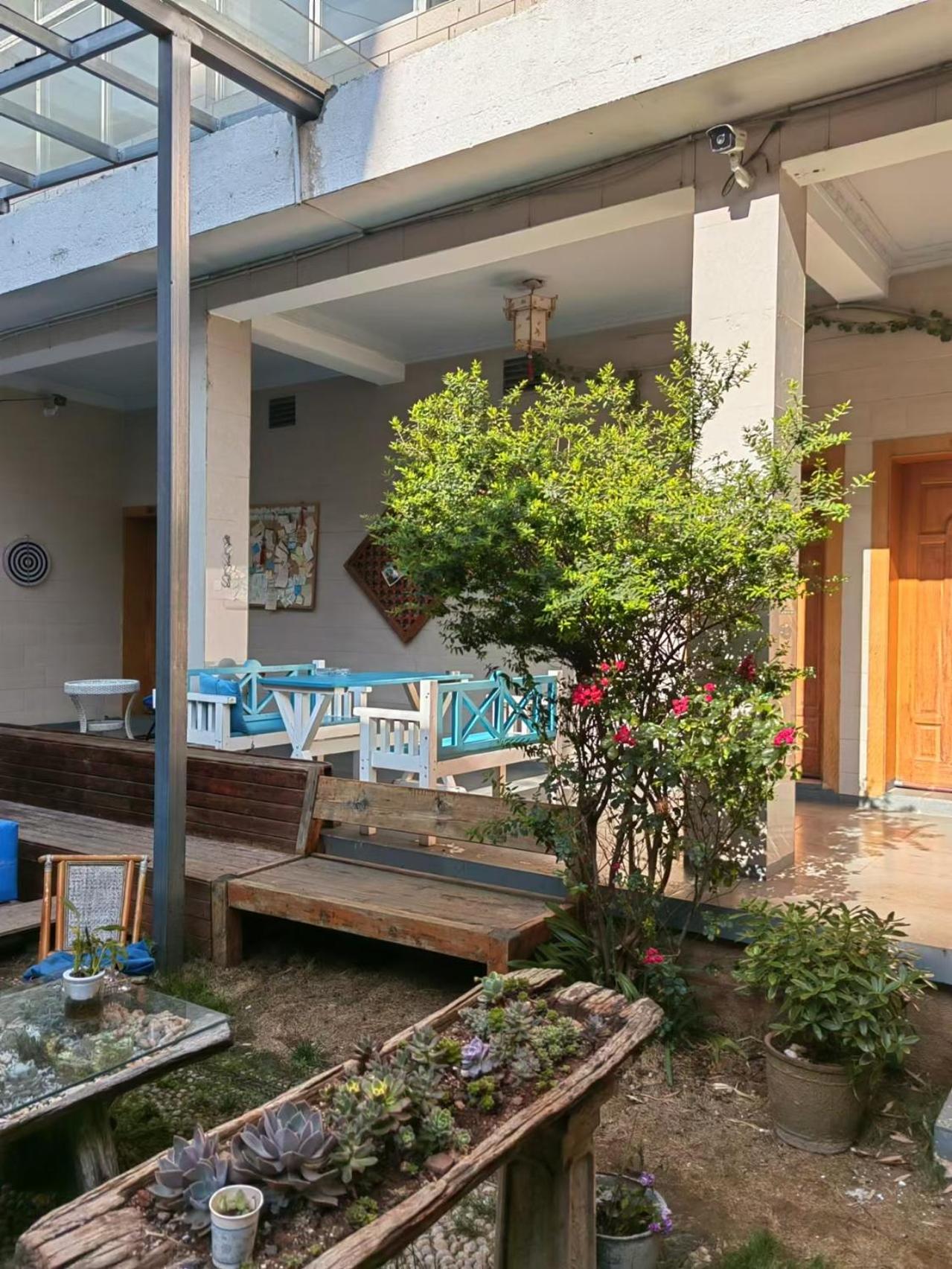 Lijiang Adventure Inn