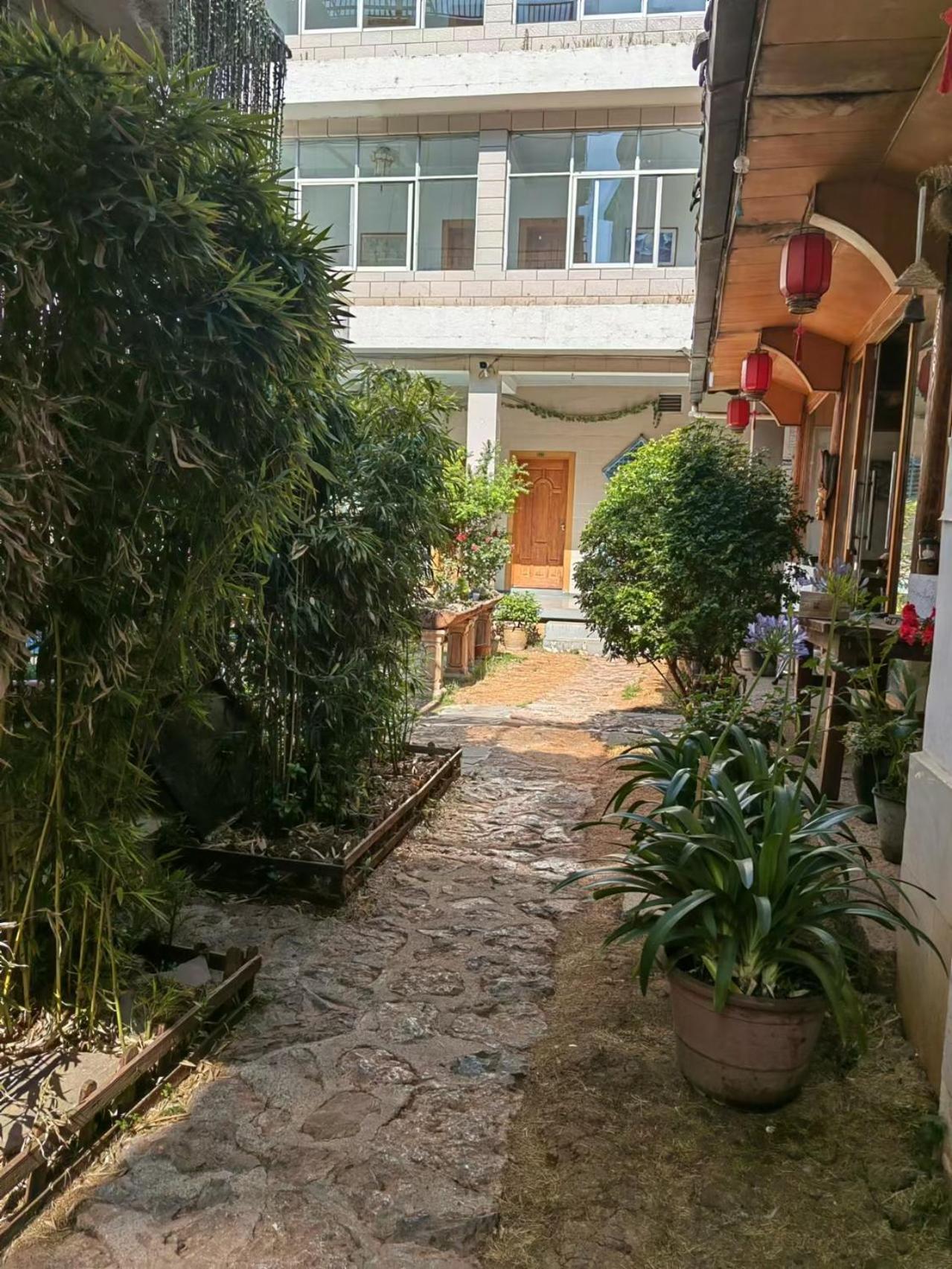 Lijiang Adventure Inn