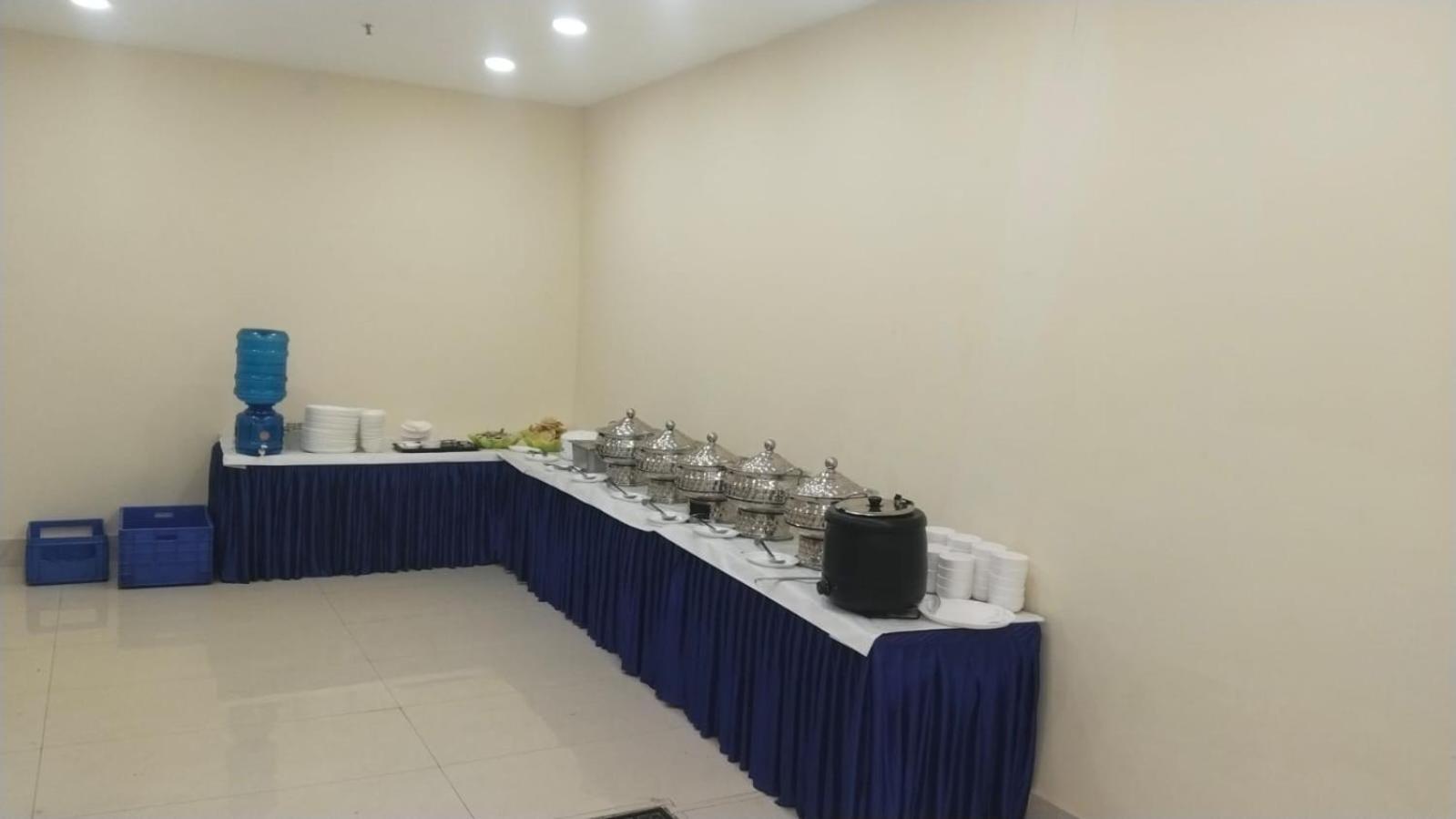 Food & Beverage