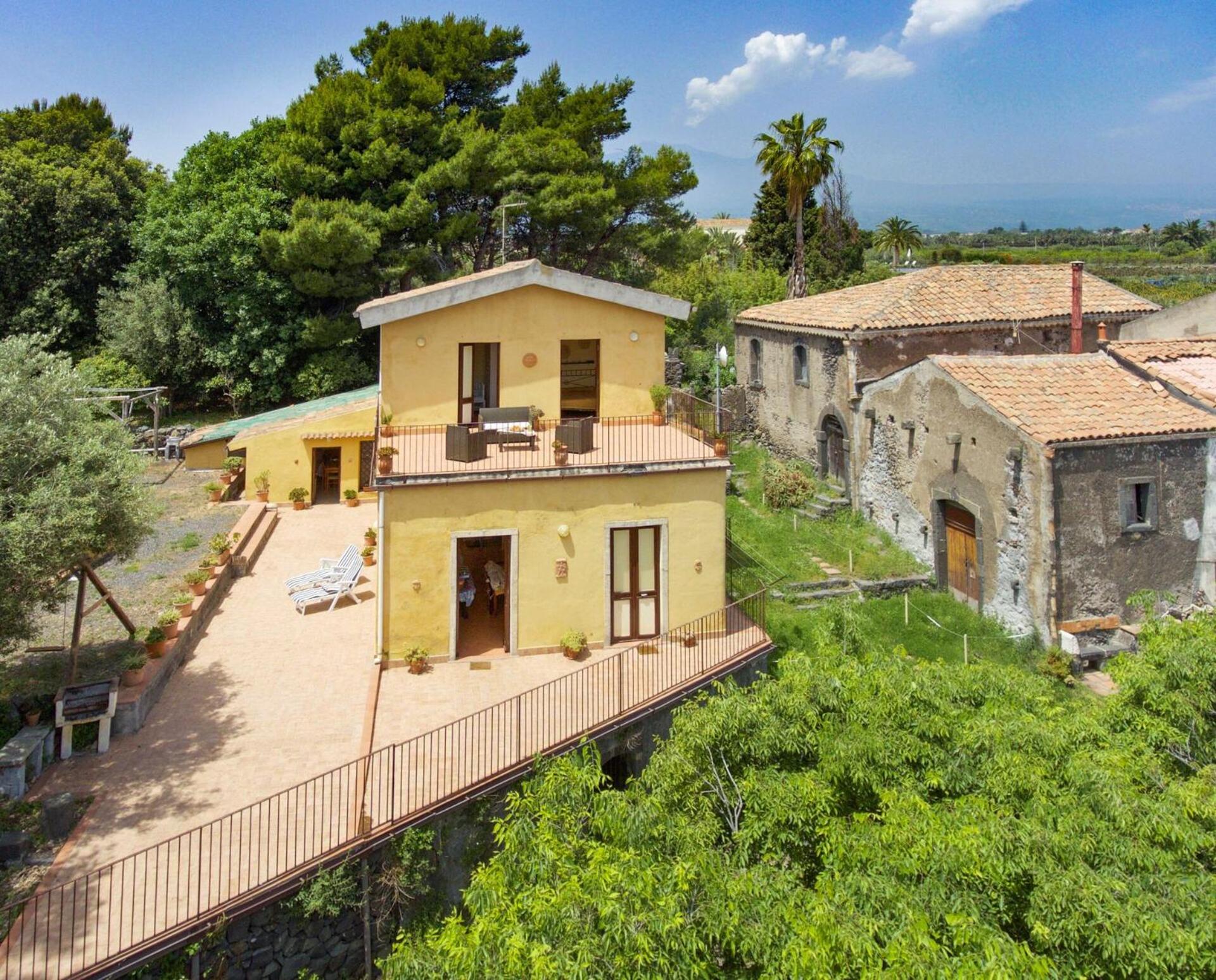 Lemon's House by the sea view 2