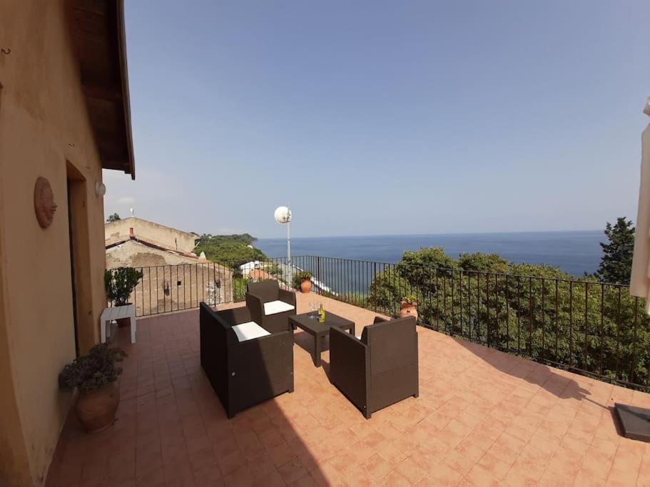 Lemon's House by the sea view 4
