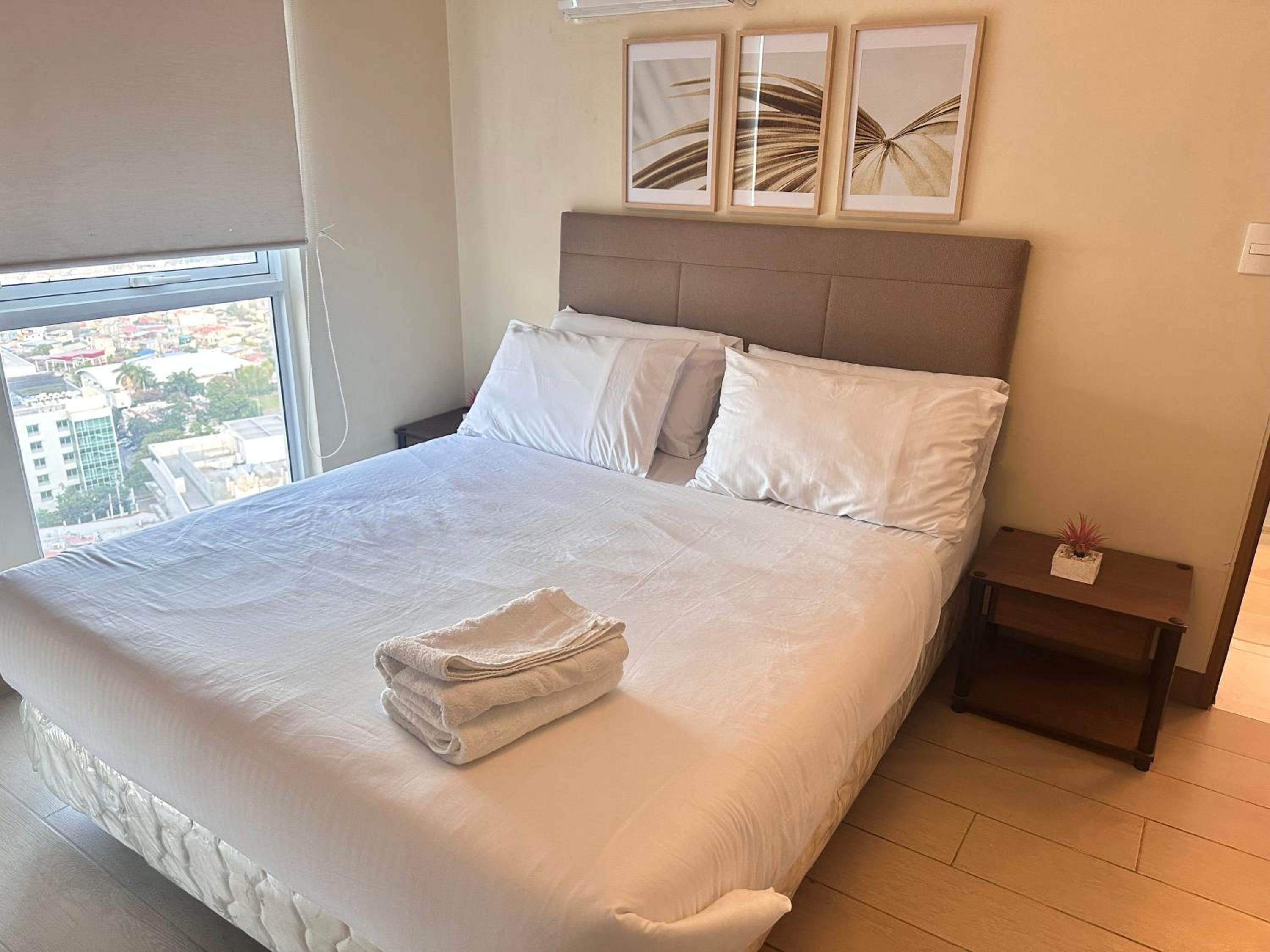 Premium Executive Suite at Venice Luxury Residences view 3