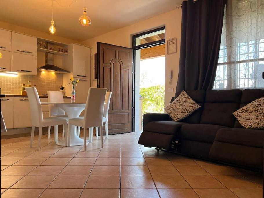 Casa Grillo, vista lago con piscina e box auto