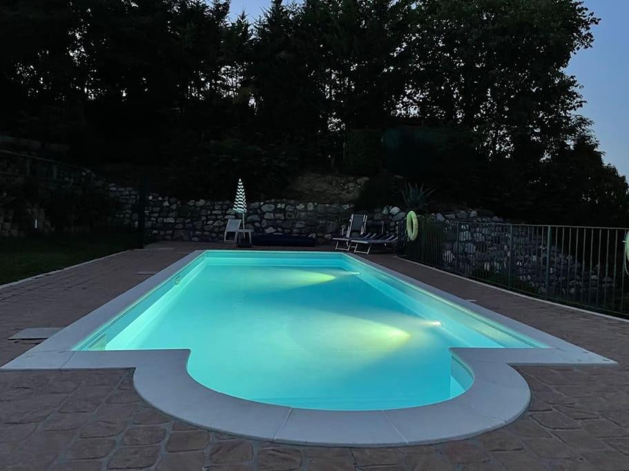 Casa Grillo, vista lago con piscina e box auto