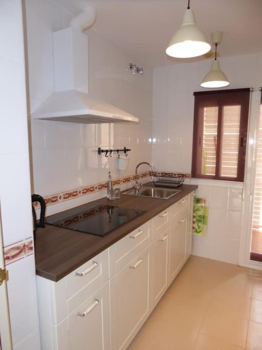 Ático fresco y luminoso con aparcamiento privado