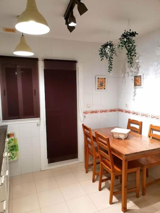 Ático fresco y luminoso con aparcamiento privado