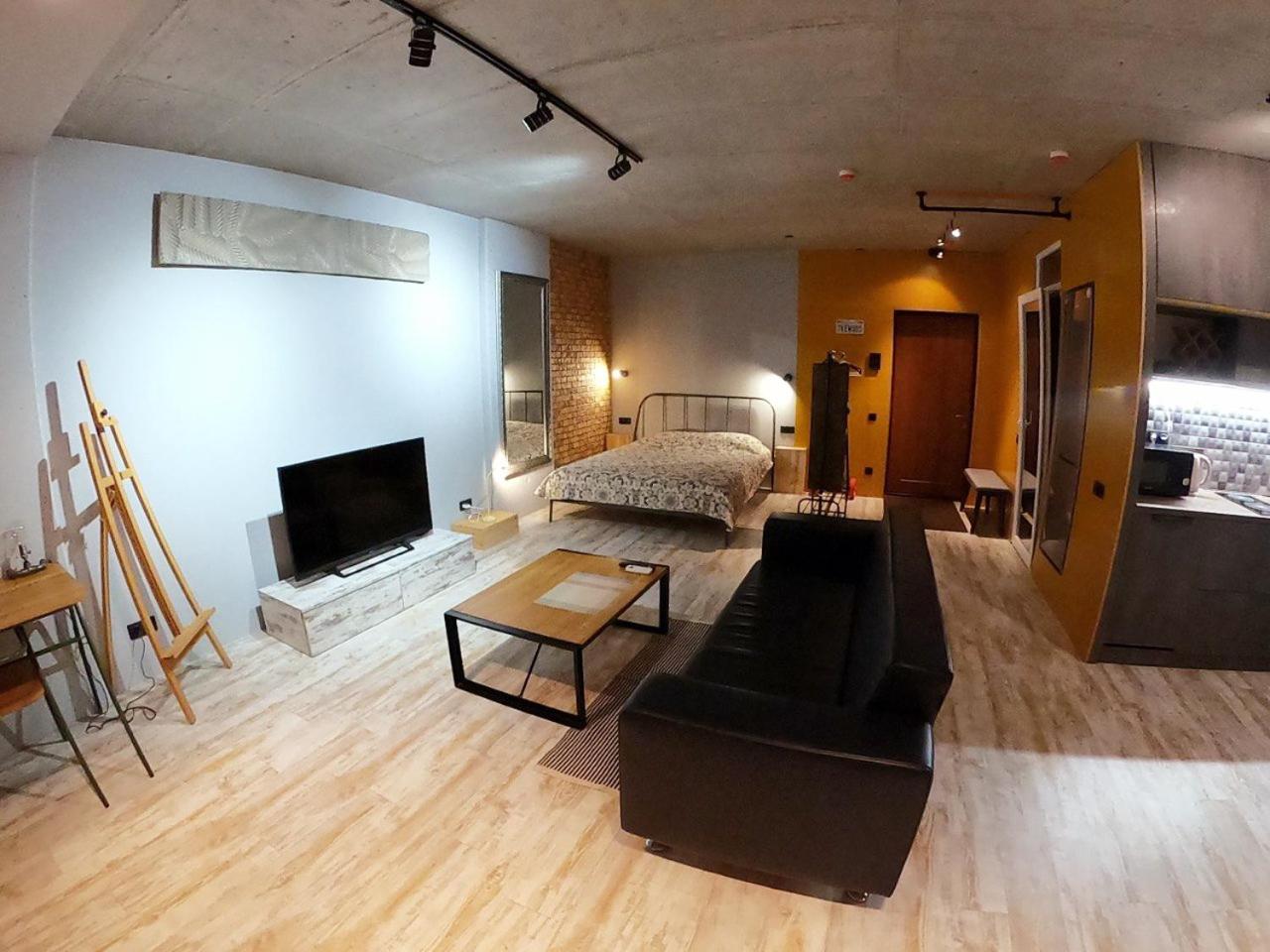 L1apartment view 4