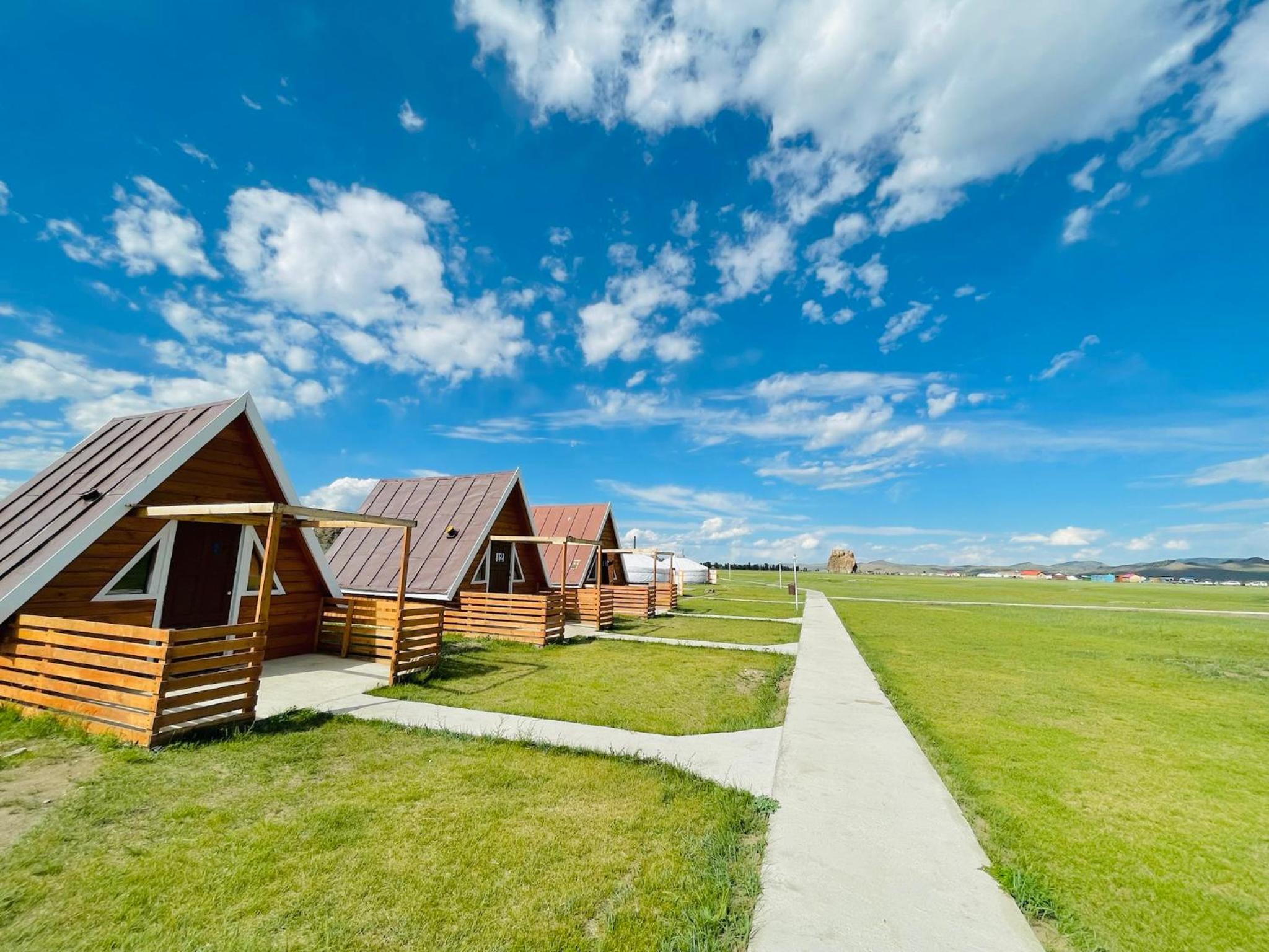 Tungalag Tamir Lodge view 3