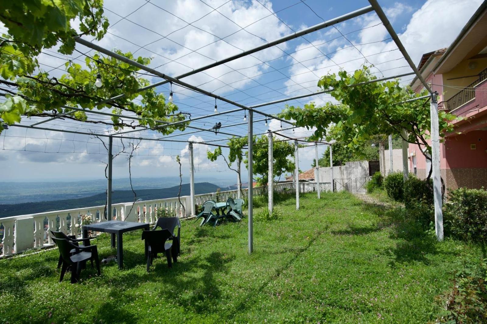 Garden Villa Guni