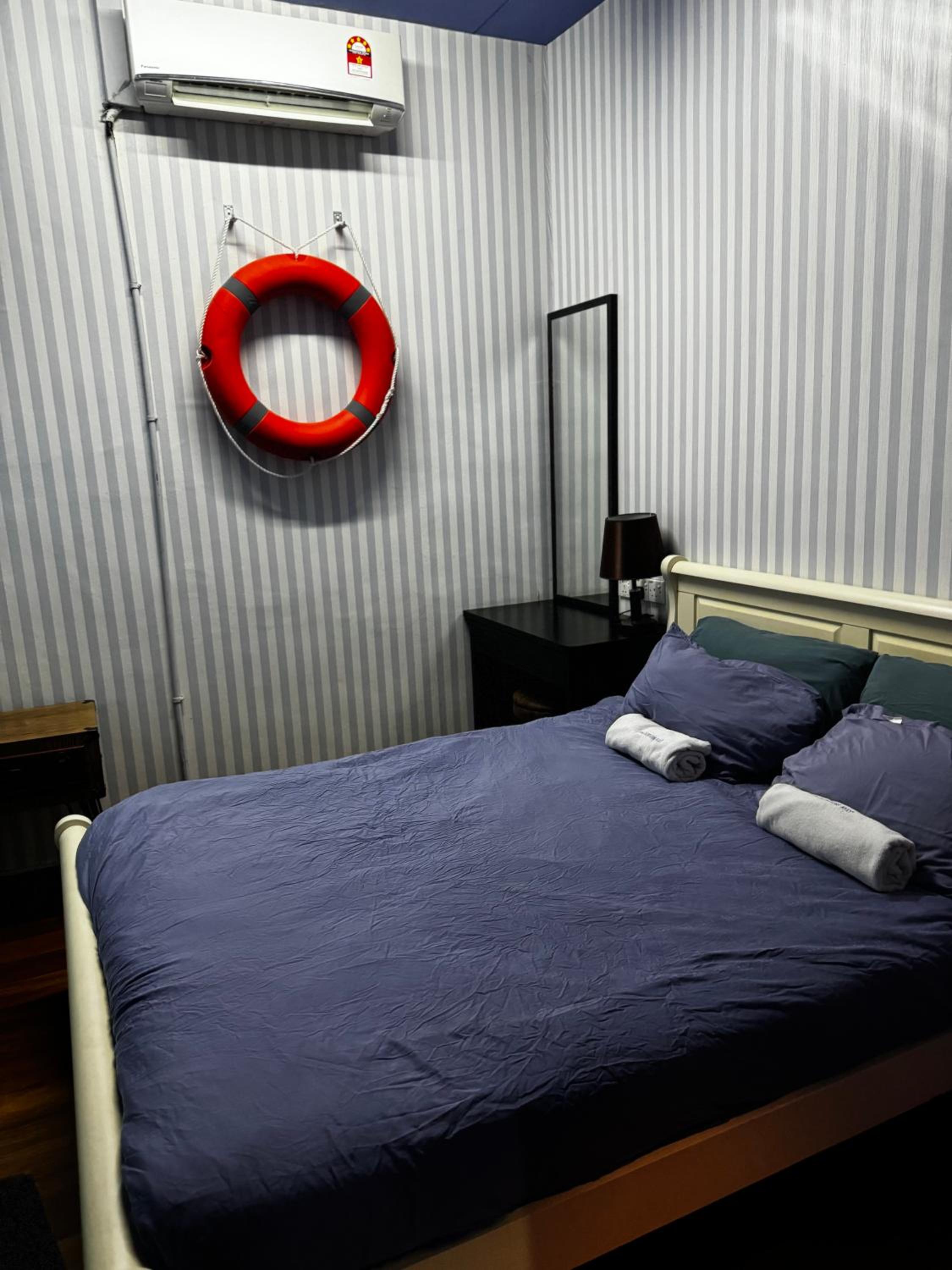 Room in Bayanlepas