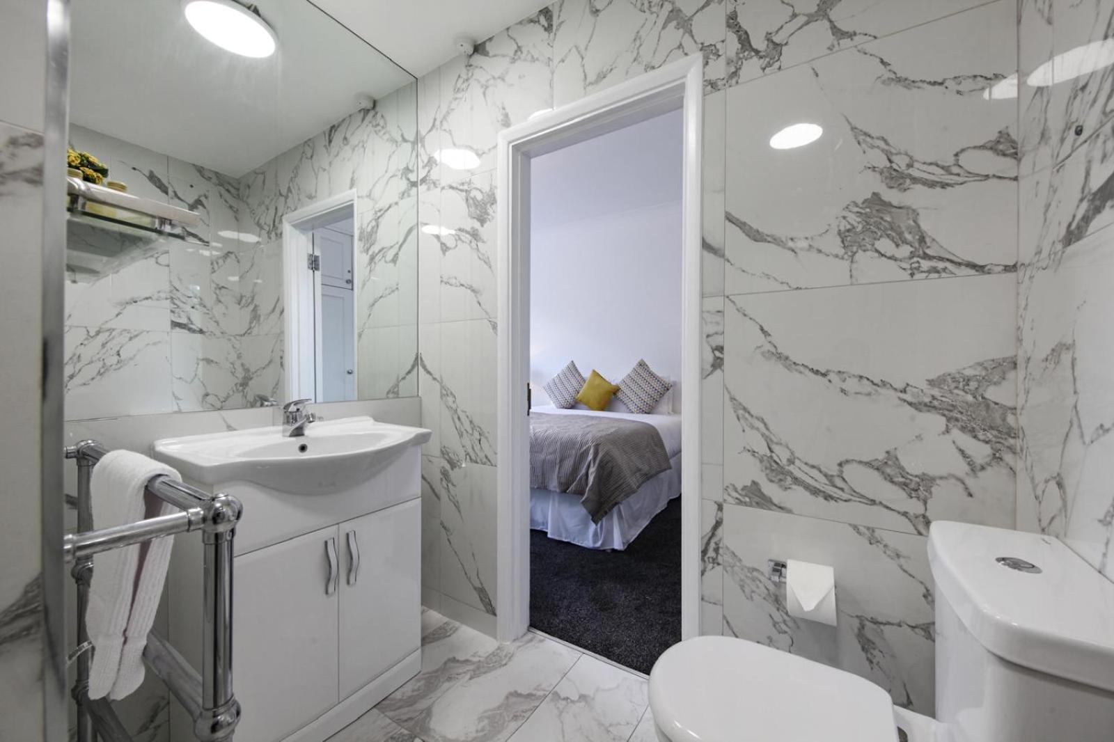 Park Lane Apartment