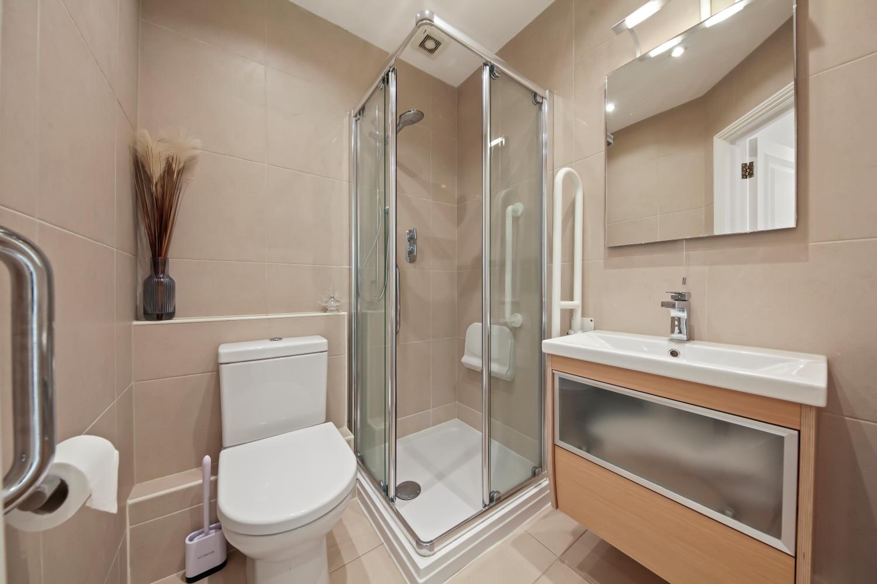 Park Lane Apartment