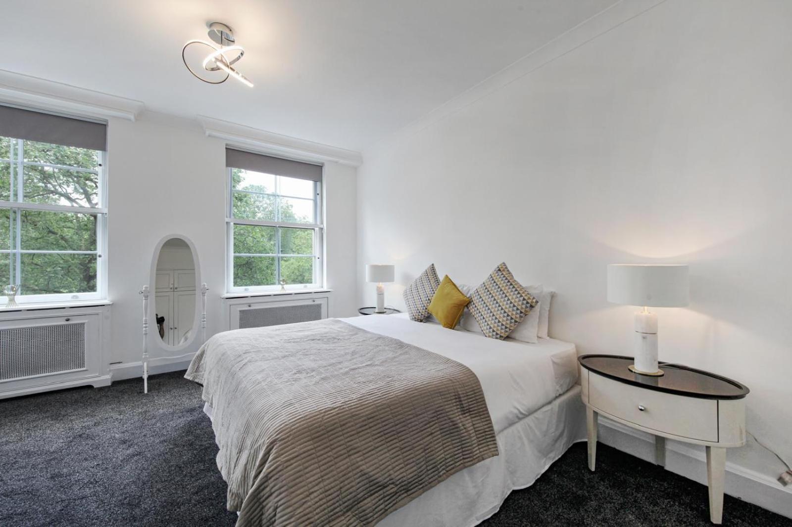Park Lane Apartment