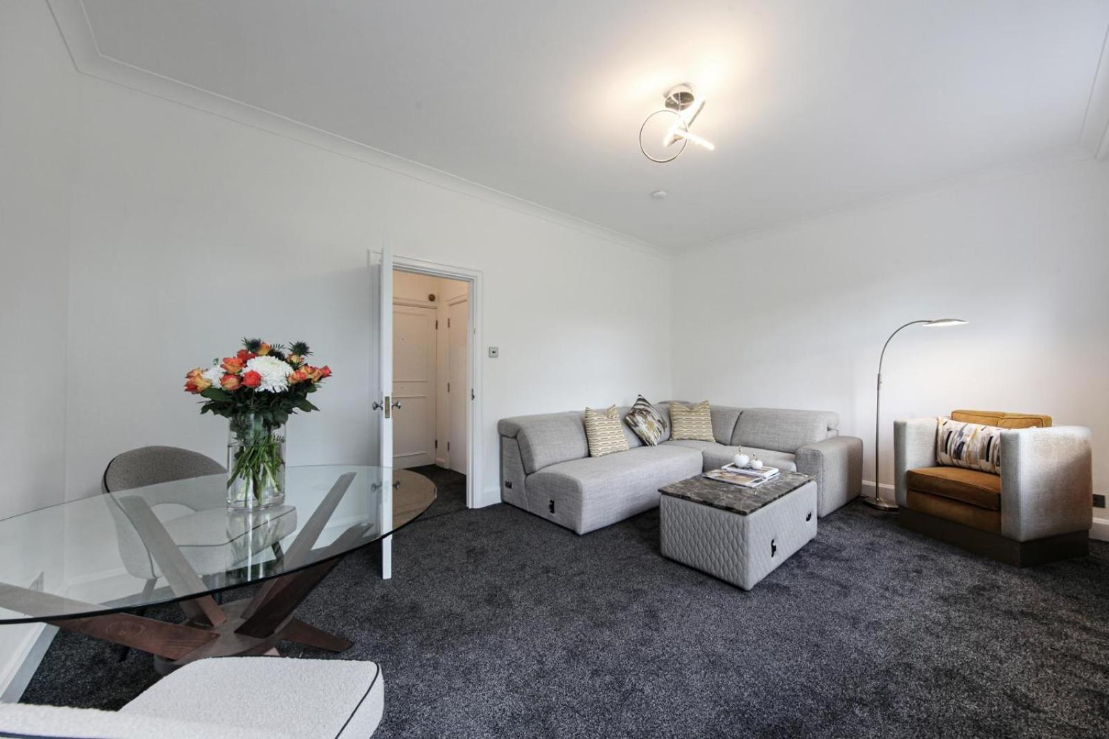 Park Lane Apartment