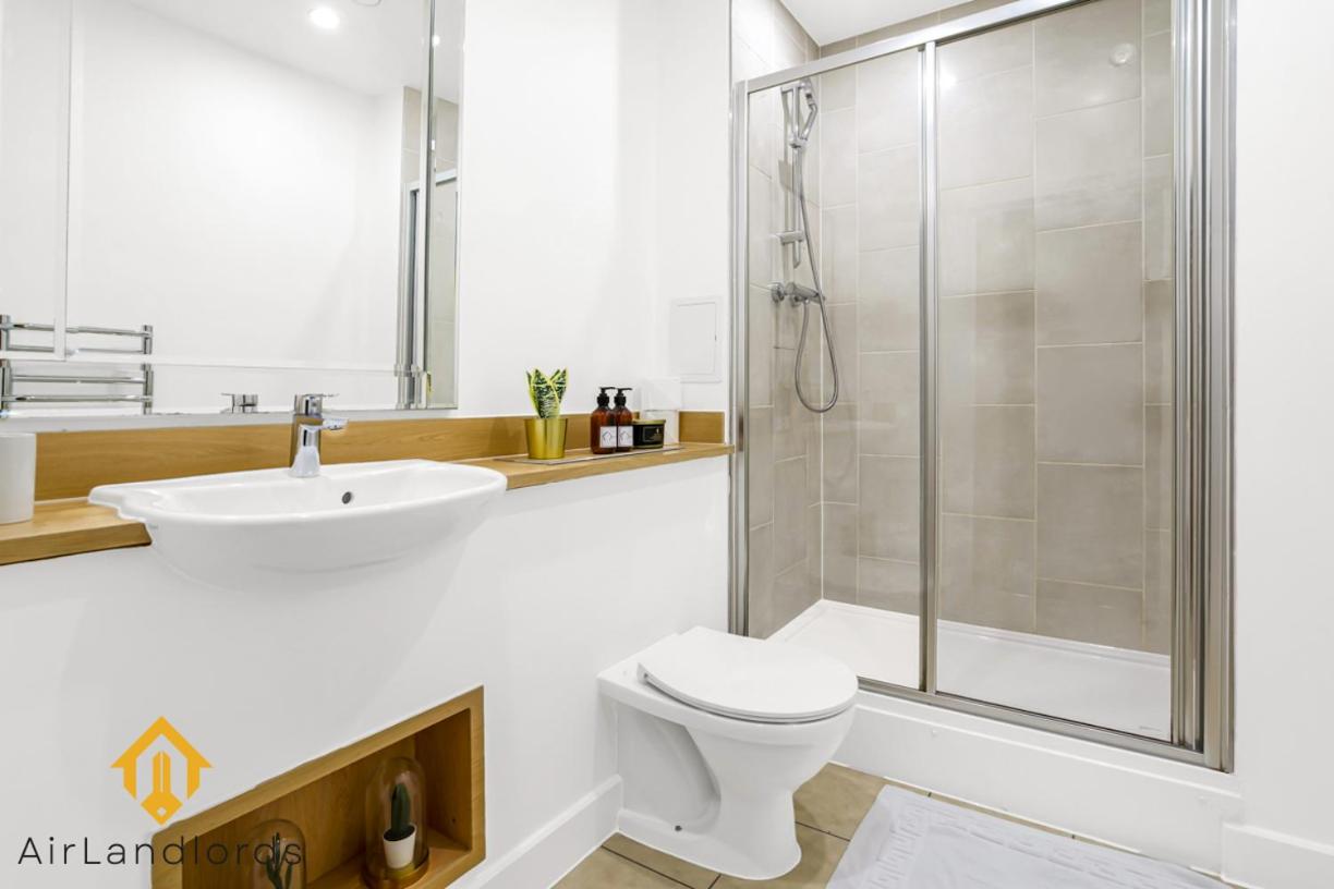 Exclusive 2 Bedroom Flat in Bromley By Bow