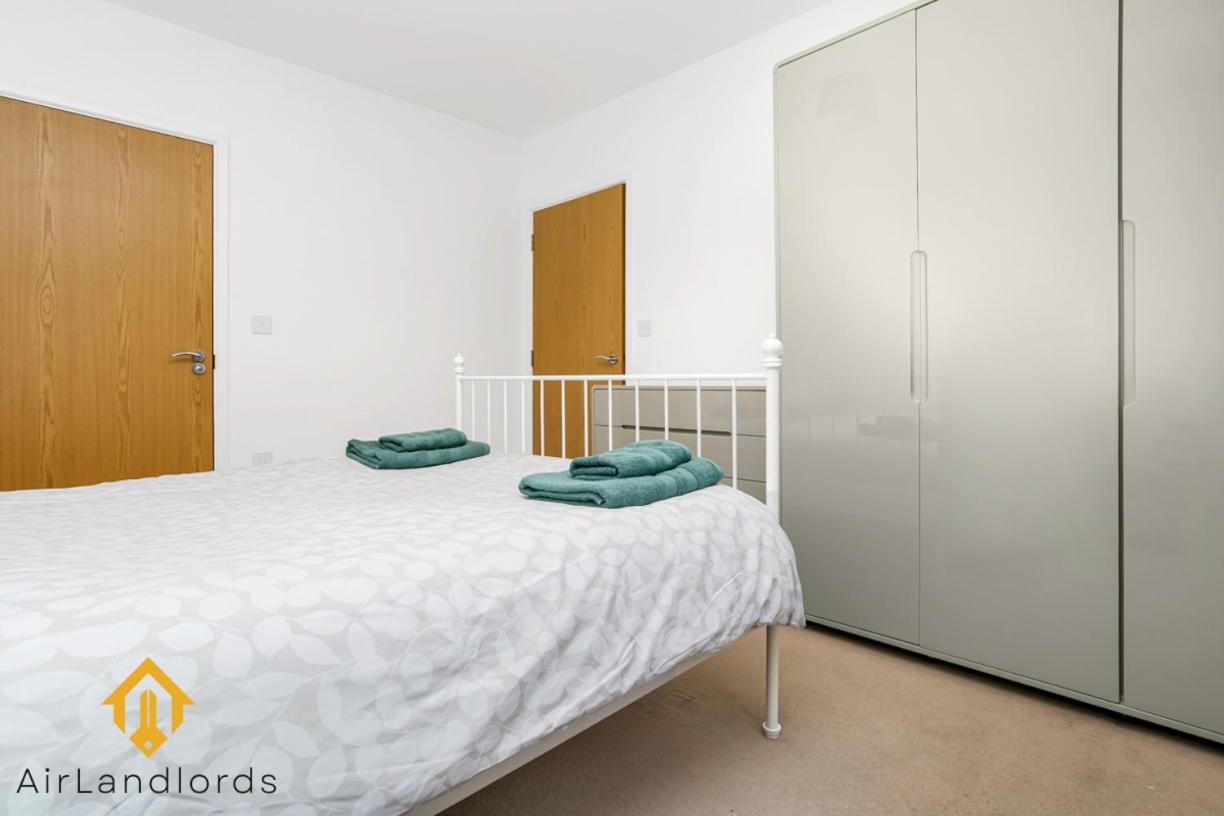 Exclusive 2 Bedroom Flat in Bromley By Bow
