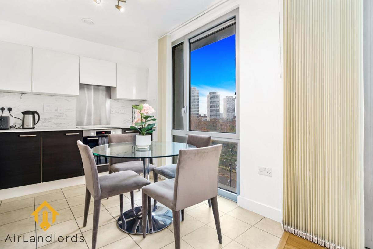 Exclusive 2 Bedroom Flat in Bromley By Bow