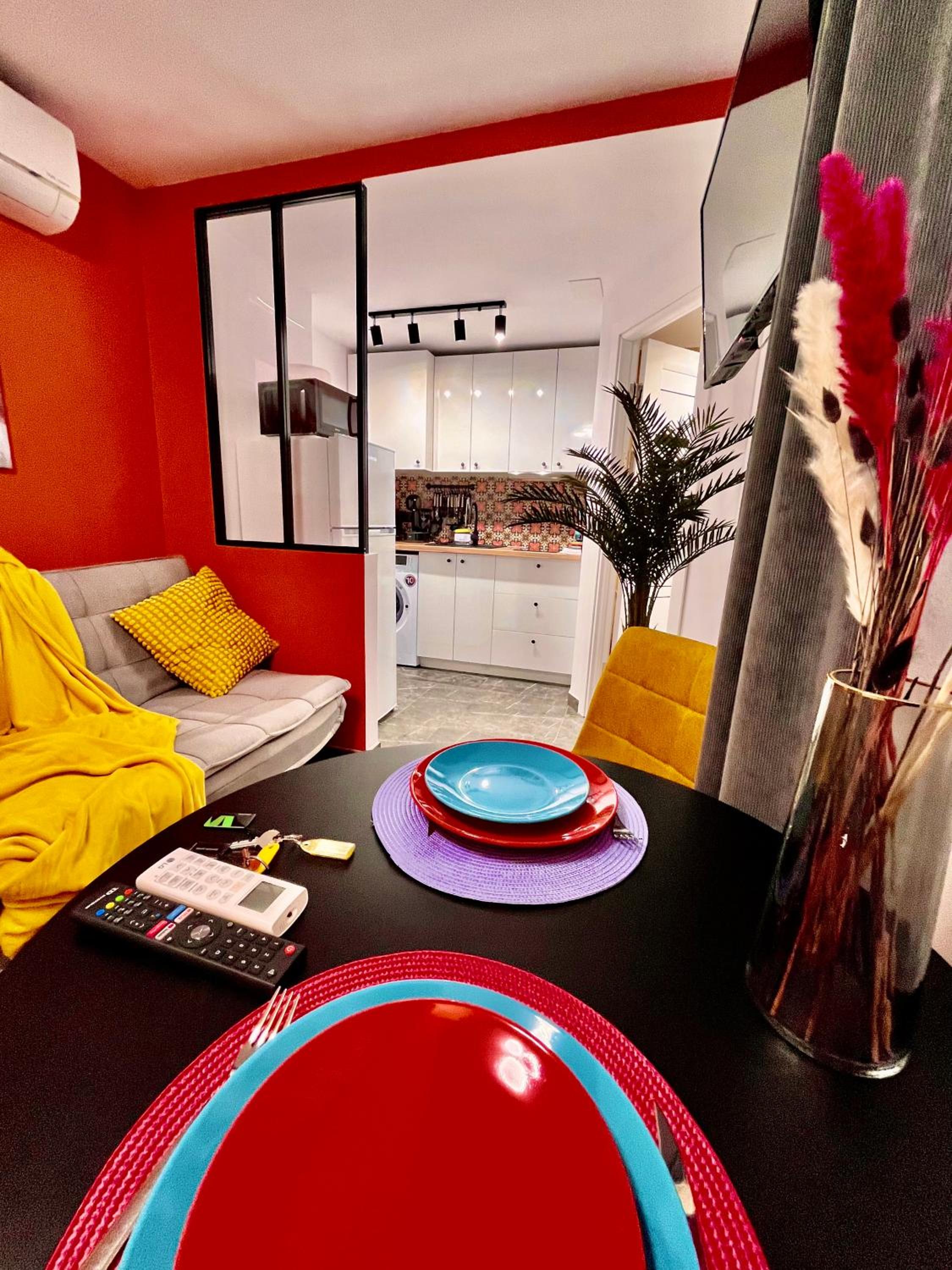 Alicante Centro Apartments with FREE PARKING