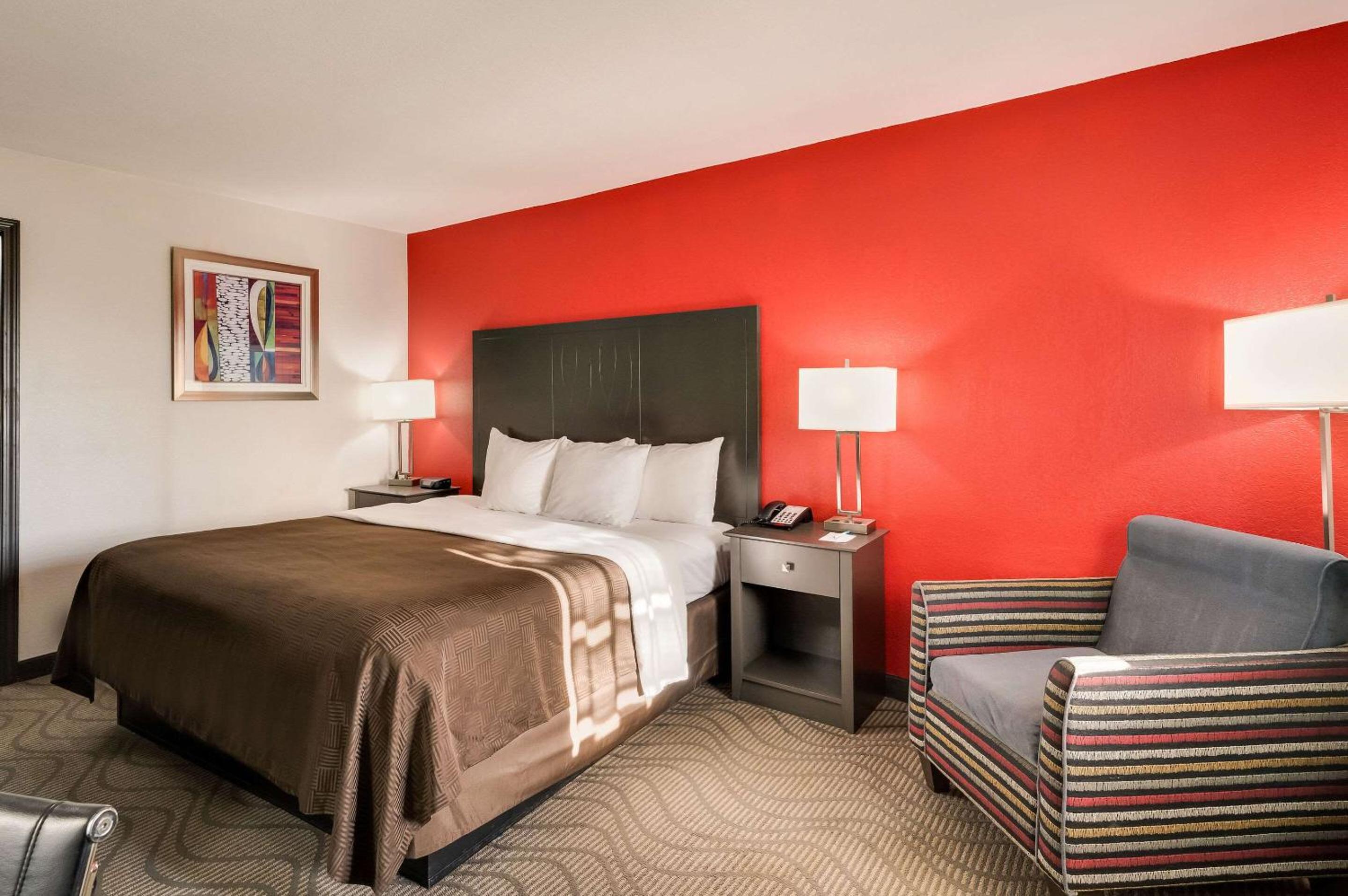 Russellville Vacations - Clarion Inn  Suites Russellville I-40 - Property Image 10