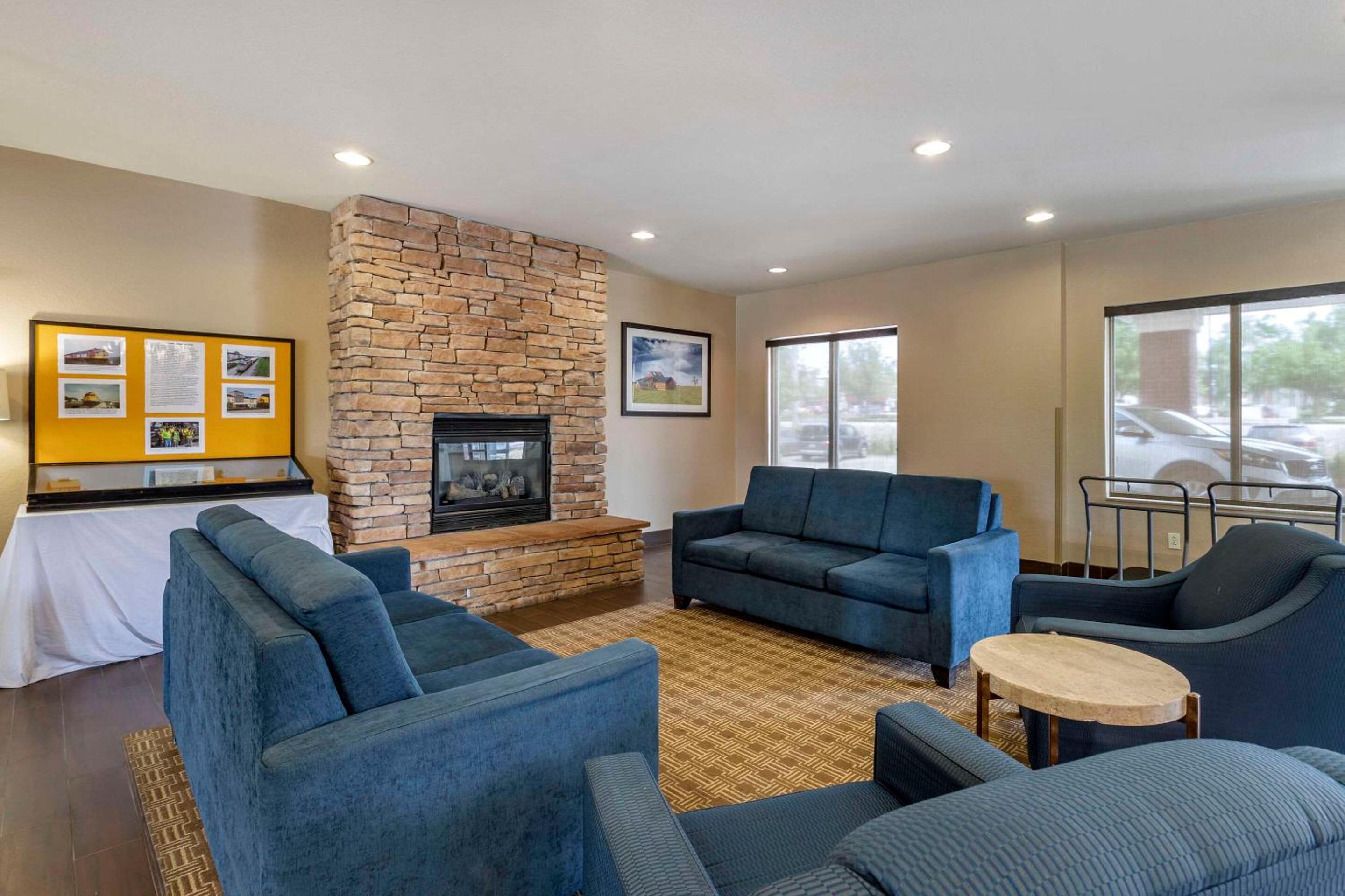 Cedar Rapids Vacations - Comfort Suites Coralville I-80 - Property Image 4