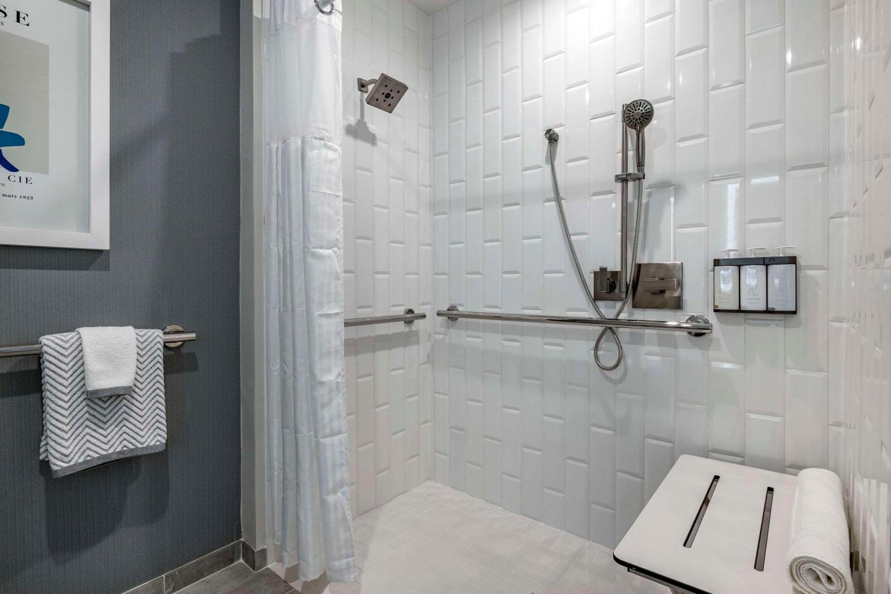 Cambria Hotel Calabasas - Malibu - Property Image 6