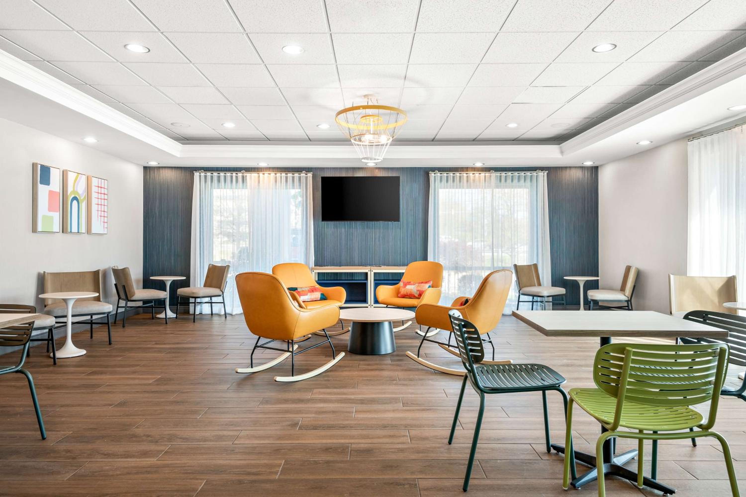 Spark By Hilton Exton - Property Image 2