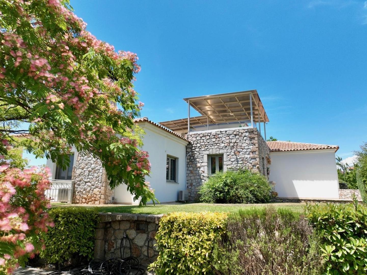 Villa Vakoufia