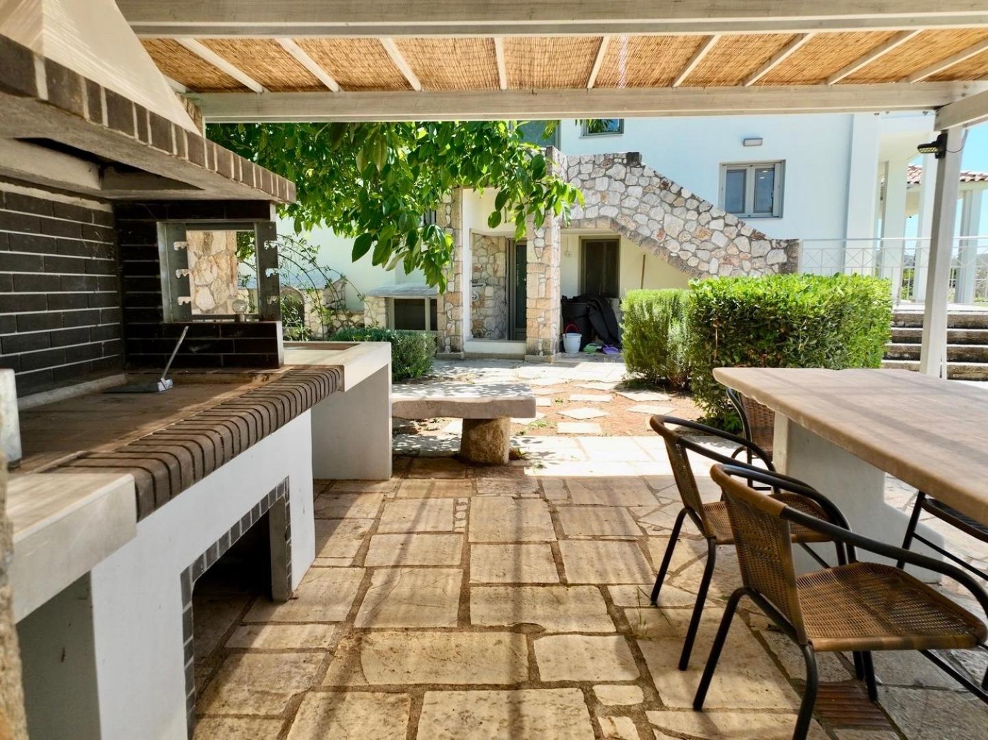 Villa Vakoufia