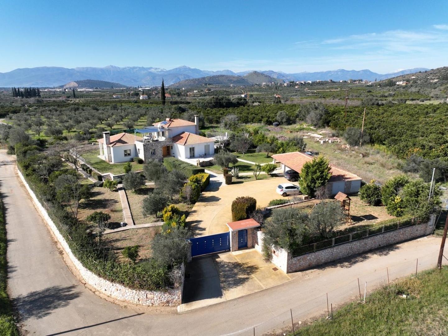 Villa Vakoufia