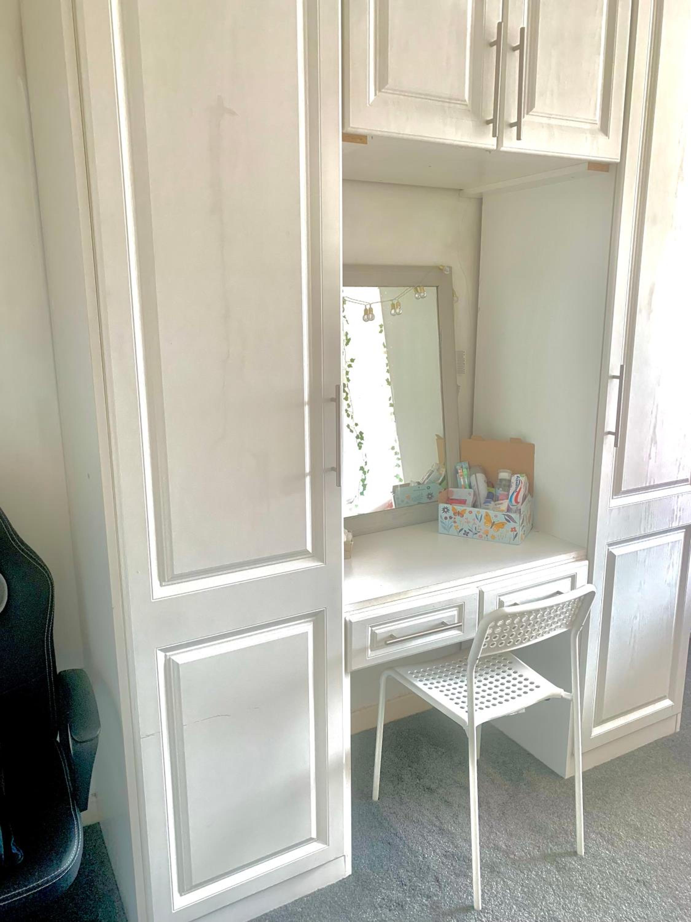 Large room in excellent location double or two singles
