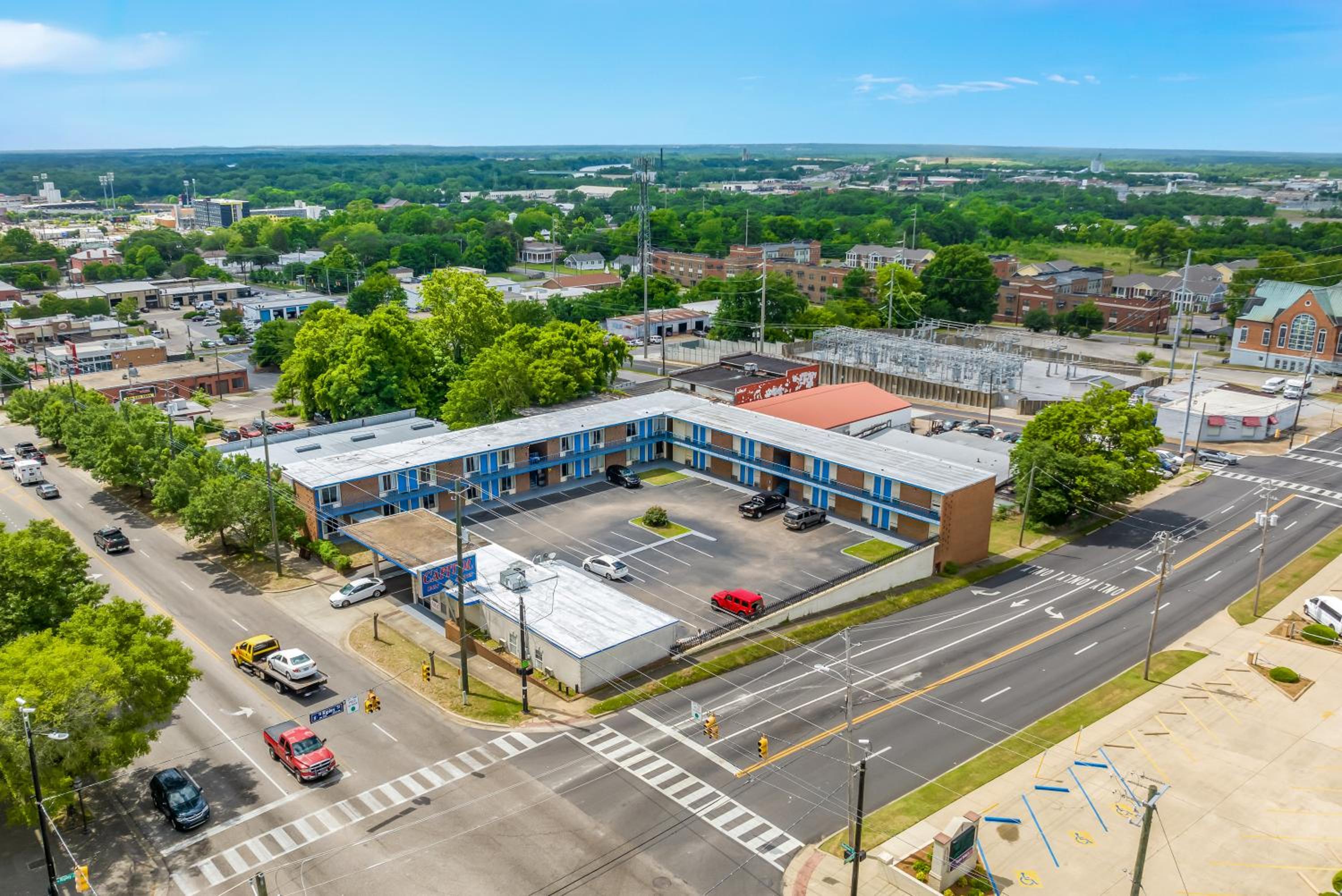 Hotel Capitol Inn and Suites