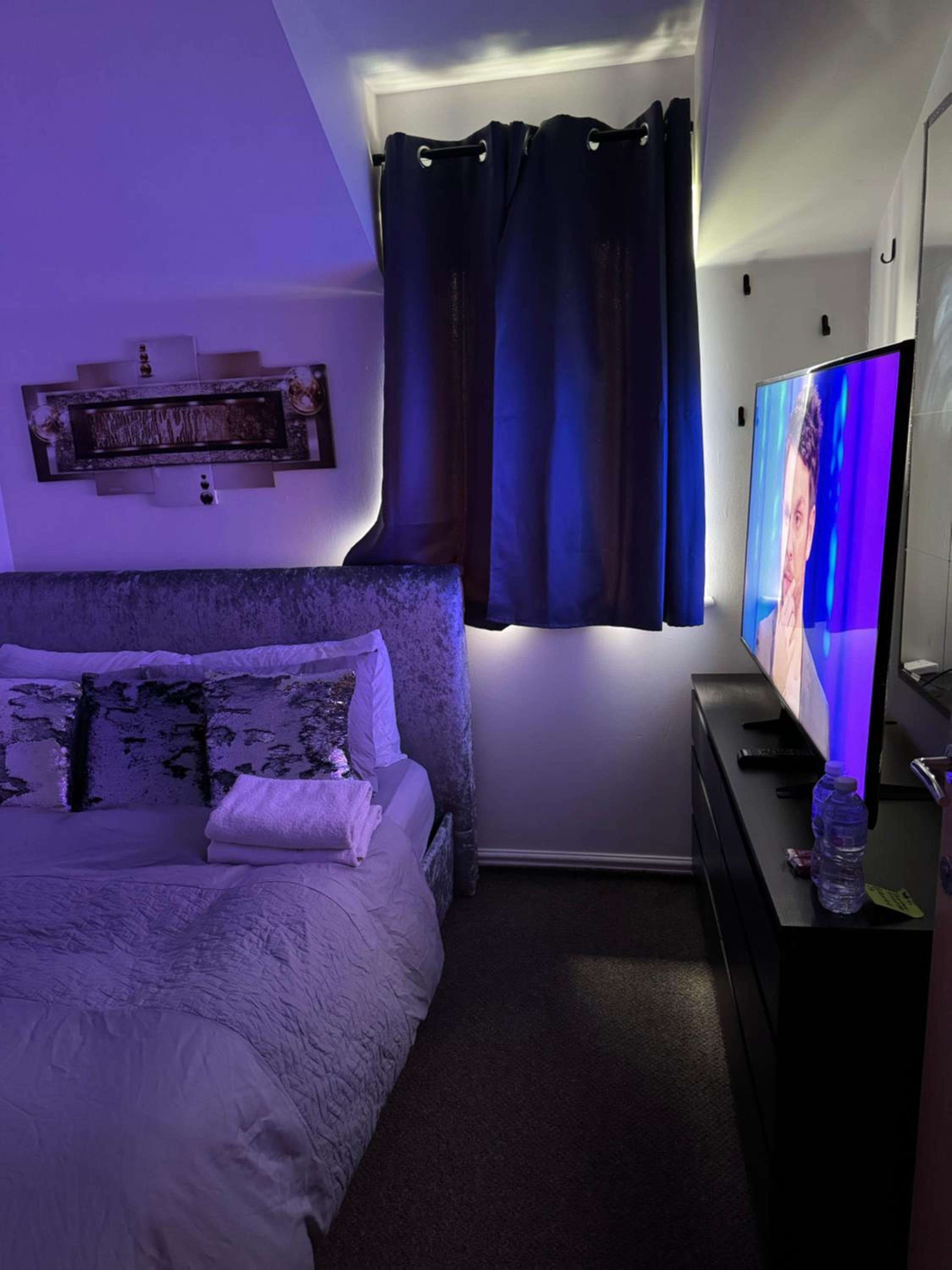 Lux 1 bedroom and a private bathroom in a shared flat with free parking and Netflix, photo 10