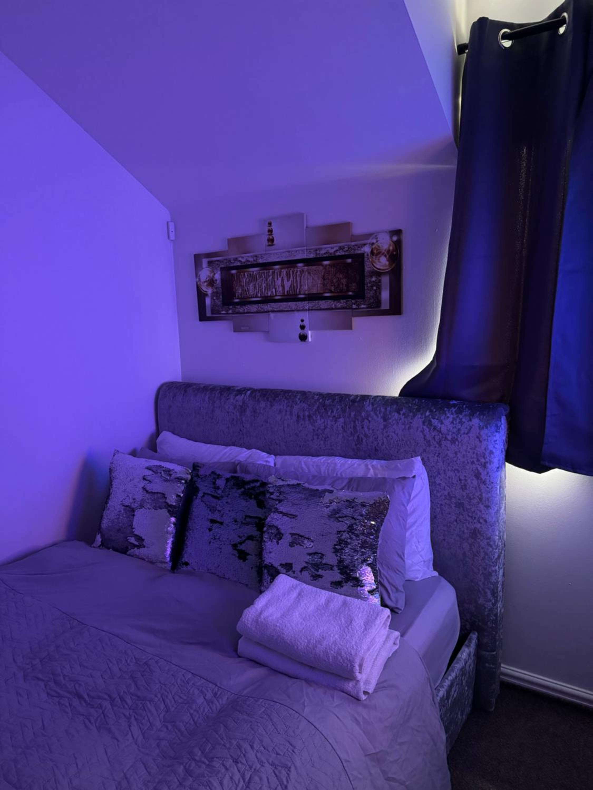 Lux 1 bedroom and a private bathroom in a shared flat with free parking and Netflix, photo 16