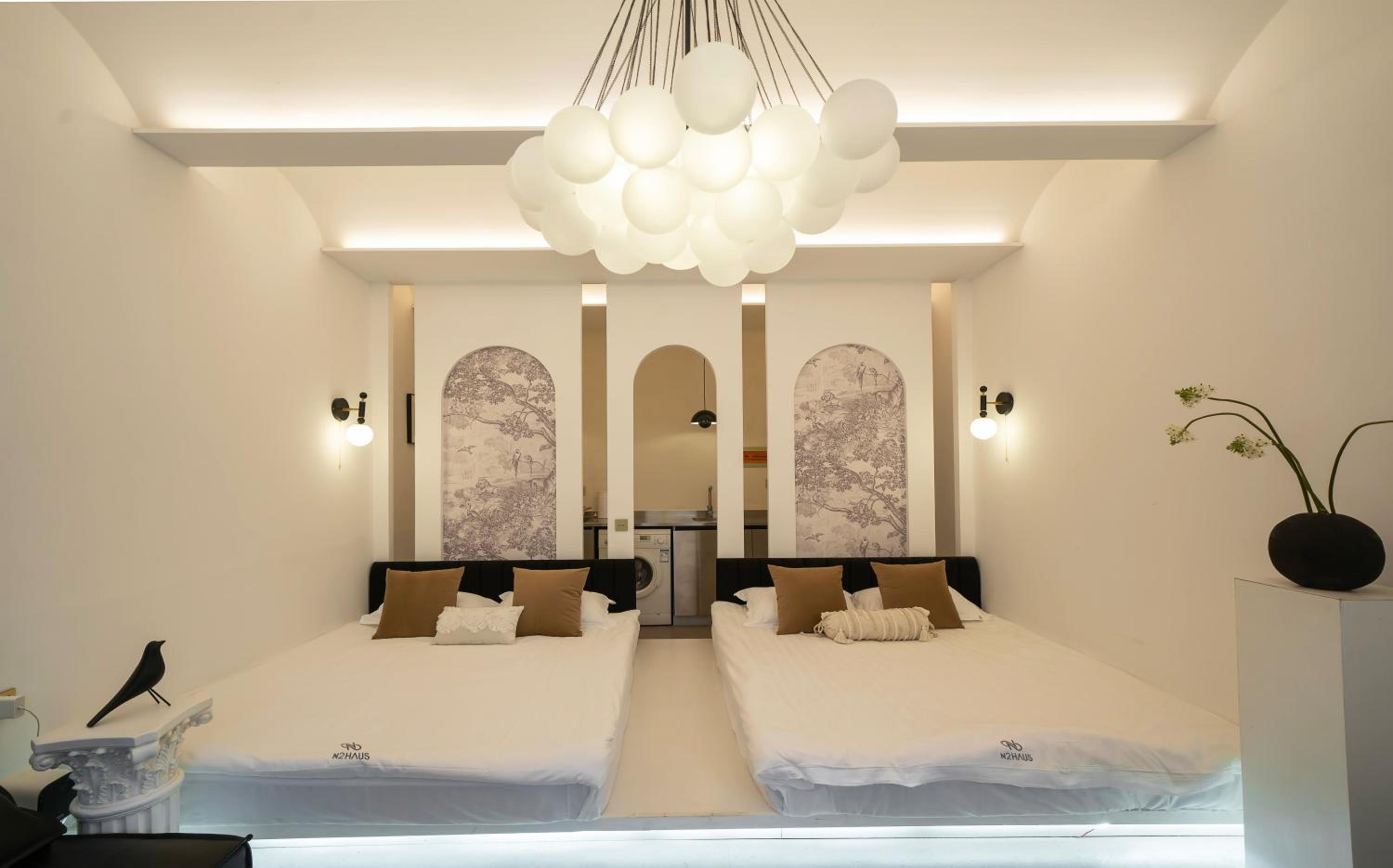 Moment Home-Jing'an Temple near the subway, private yard Townhouse garden villa,2 king-size beds