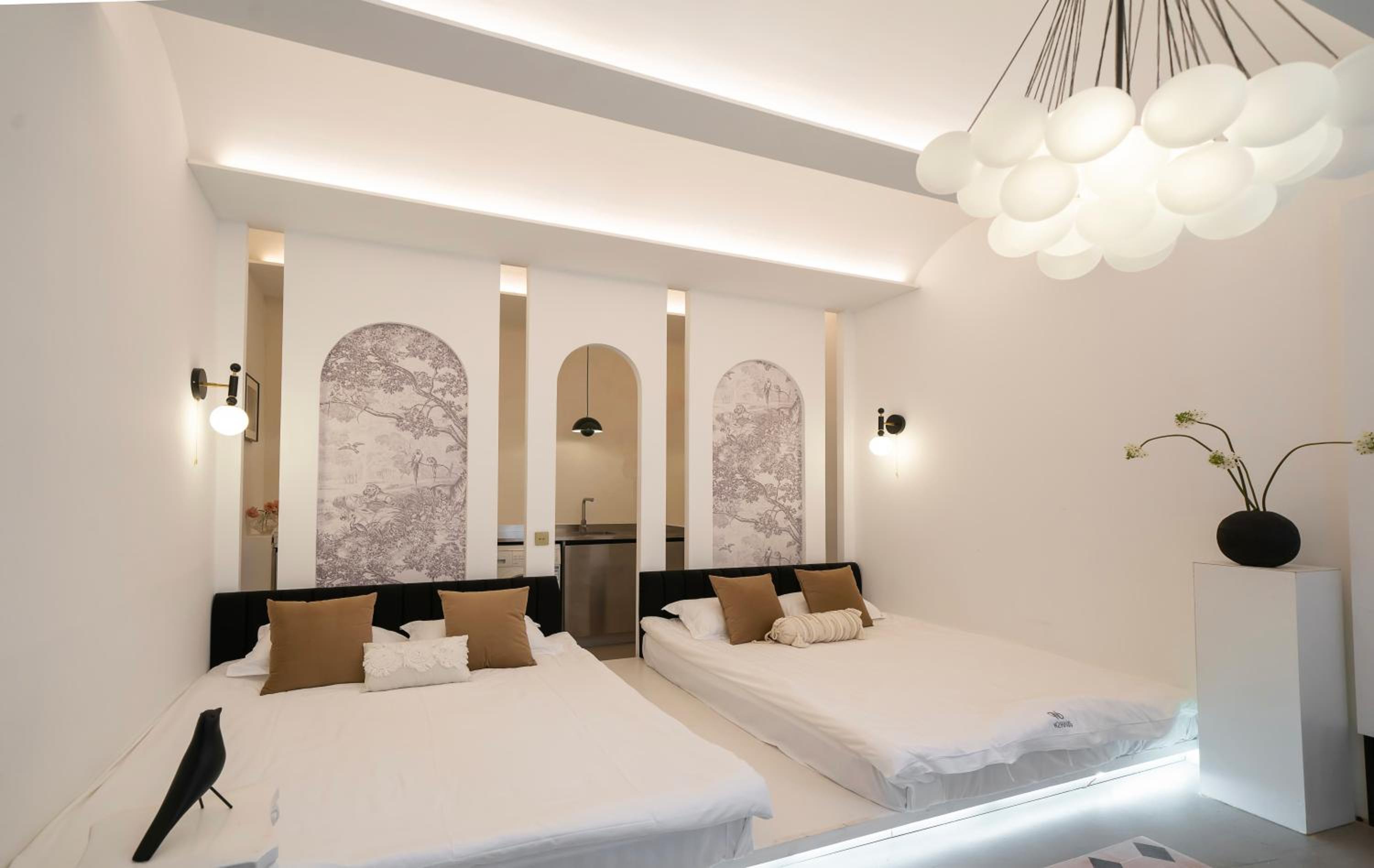 Moment Home-Jing'an Temple near the subway, private yard Townhouse garden villa,2 king-size beds