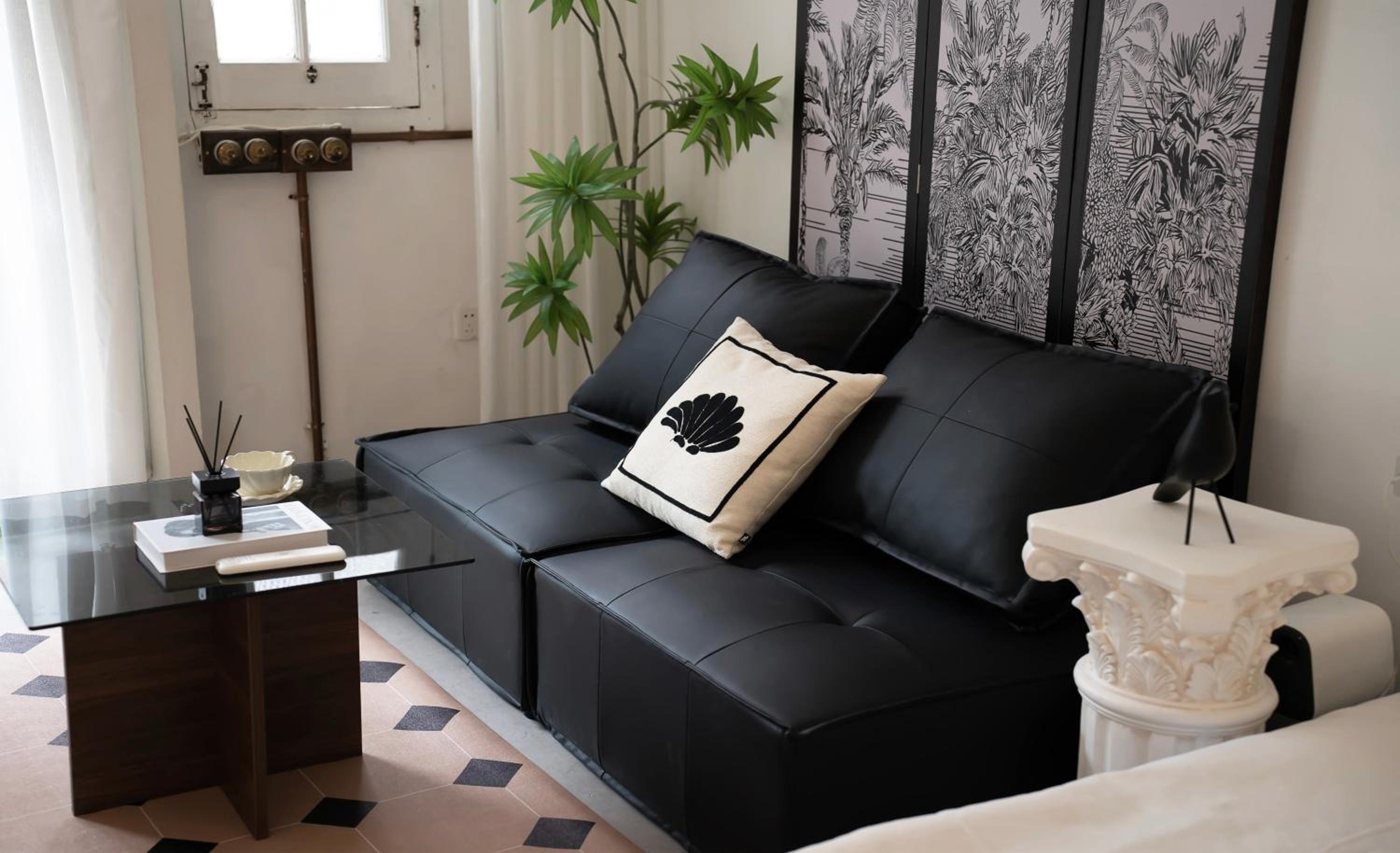 Moment Home-Jing'an Temple near the subway, private yard Townhouse garden villa,2 king-size beds