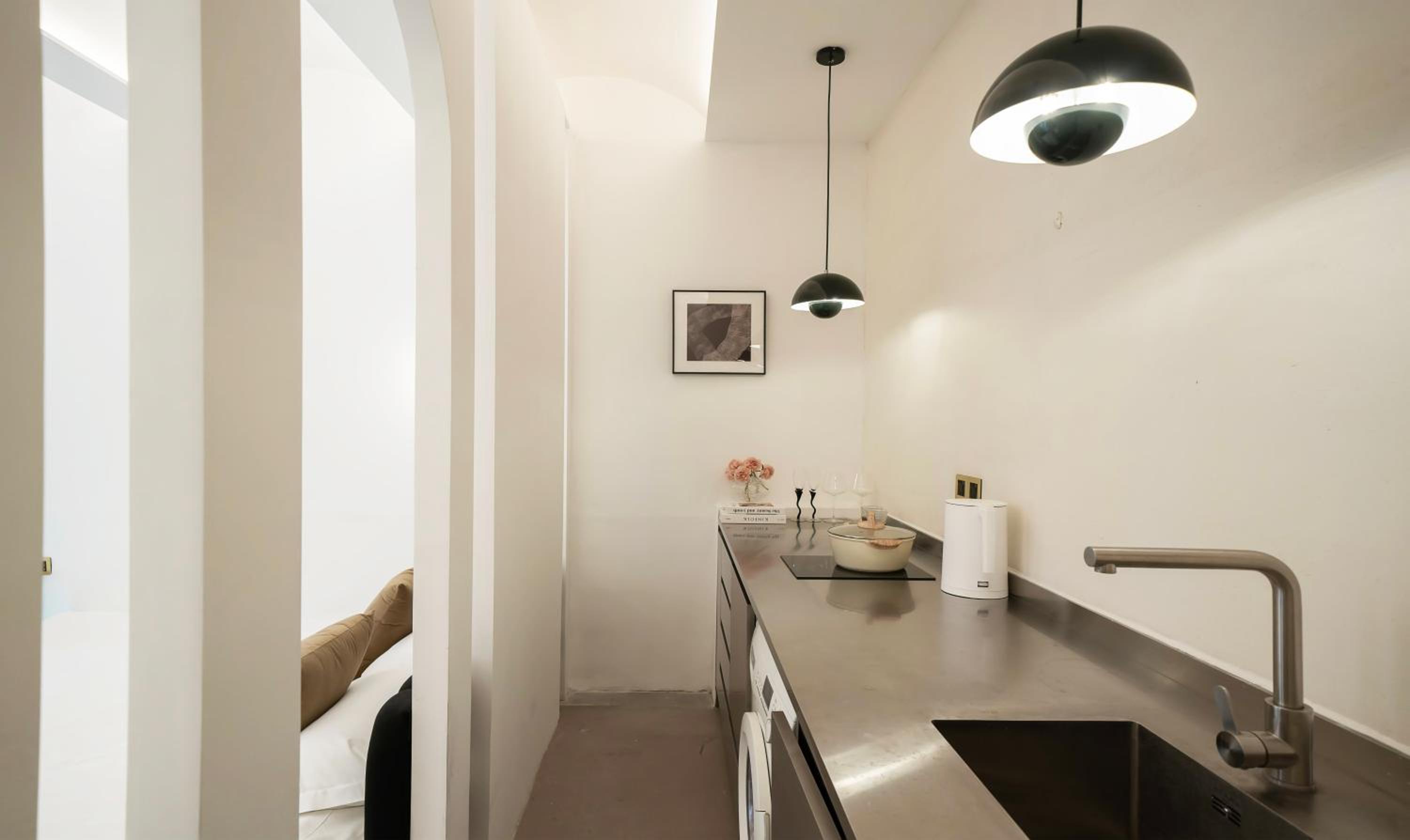 Moment Home-Jing'an Temple near the subway, private yard Townhouse garden villa,2 king-size beds