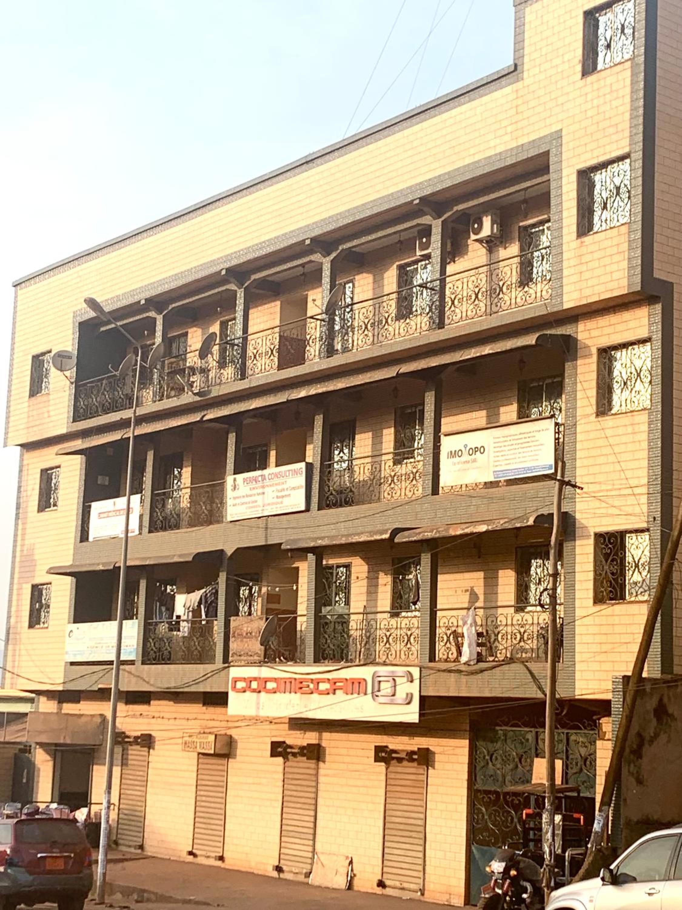 Grandiose apart in yaounde