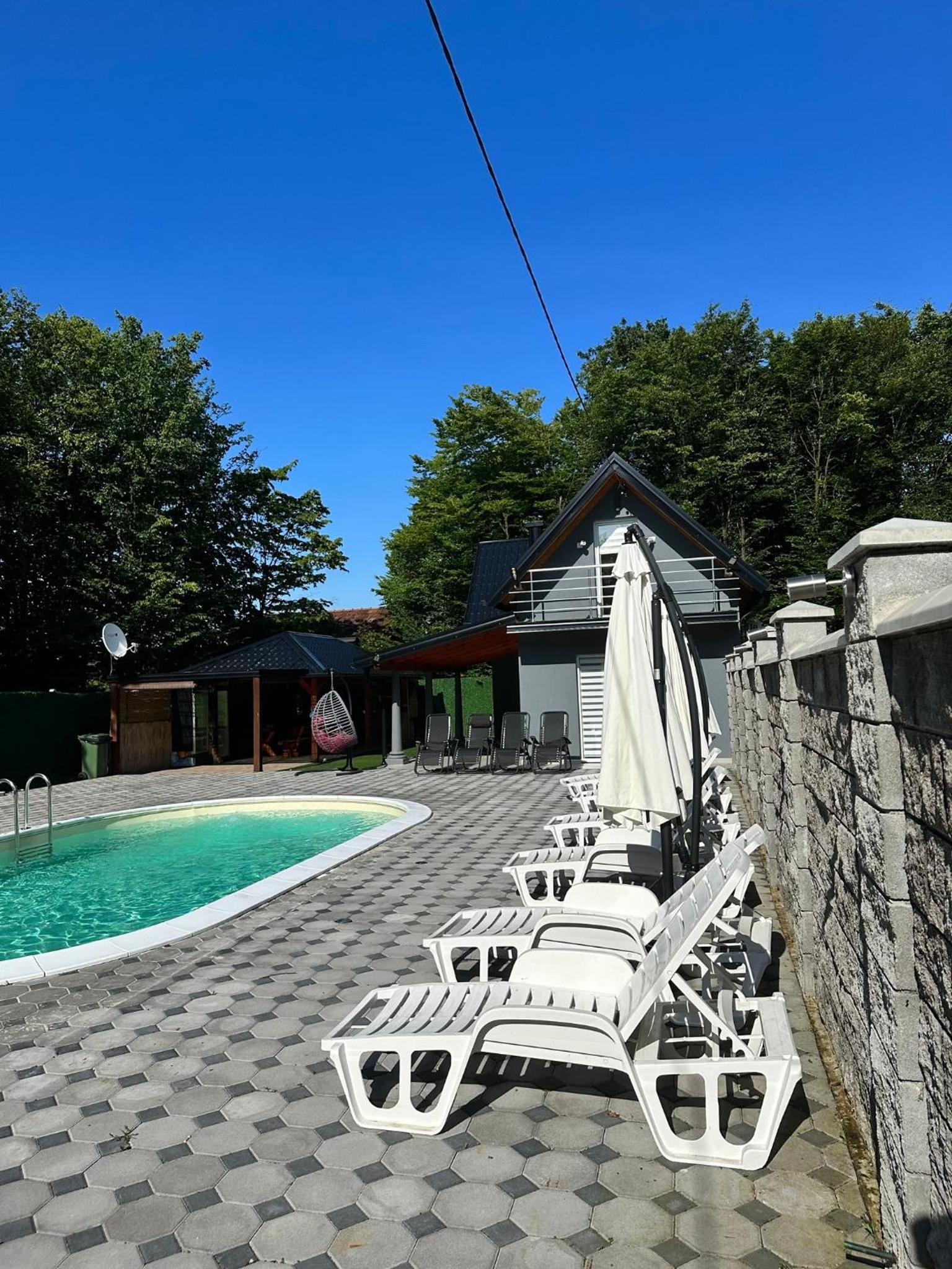 Villa Akish