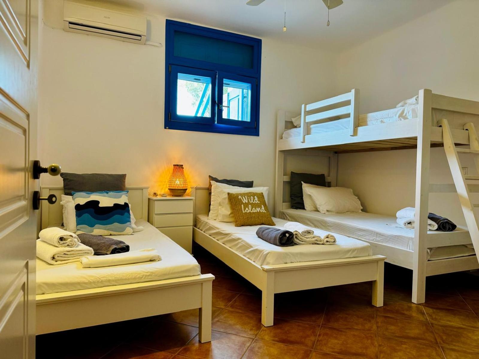 Paros Home