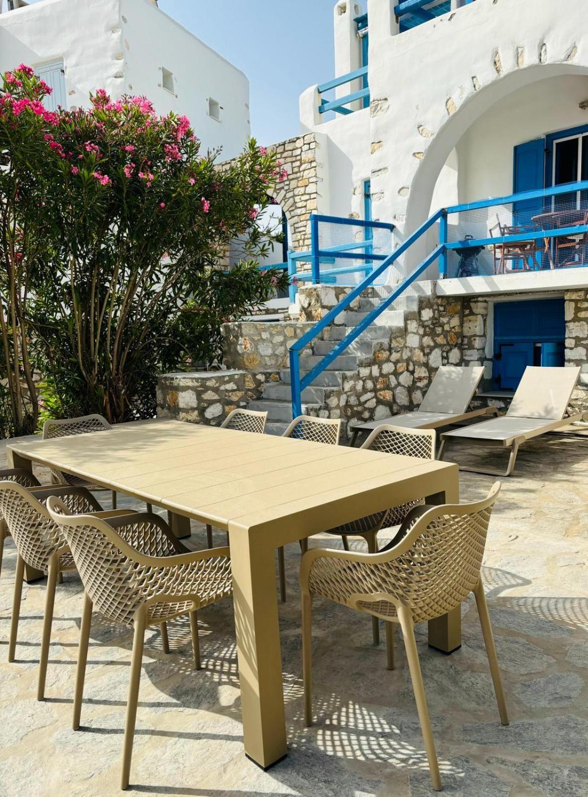 Paros Home