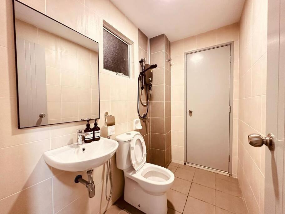 Kuala Selangor 16pax, Karaoke ,End lot 3 Storey photo 3
